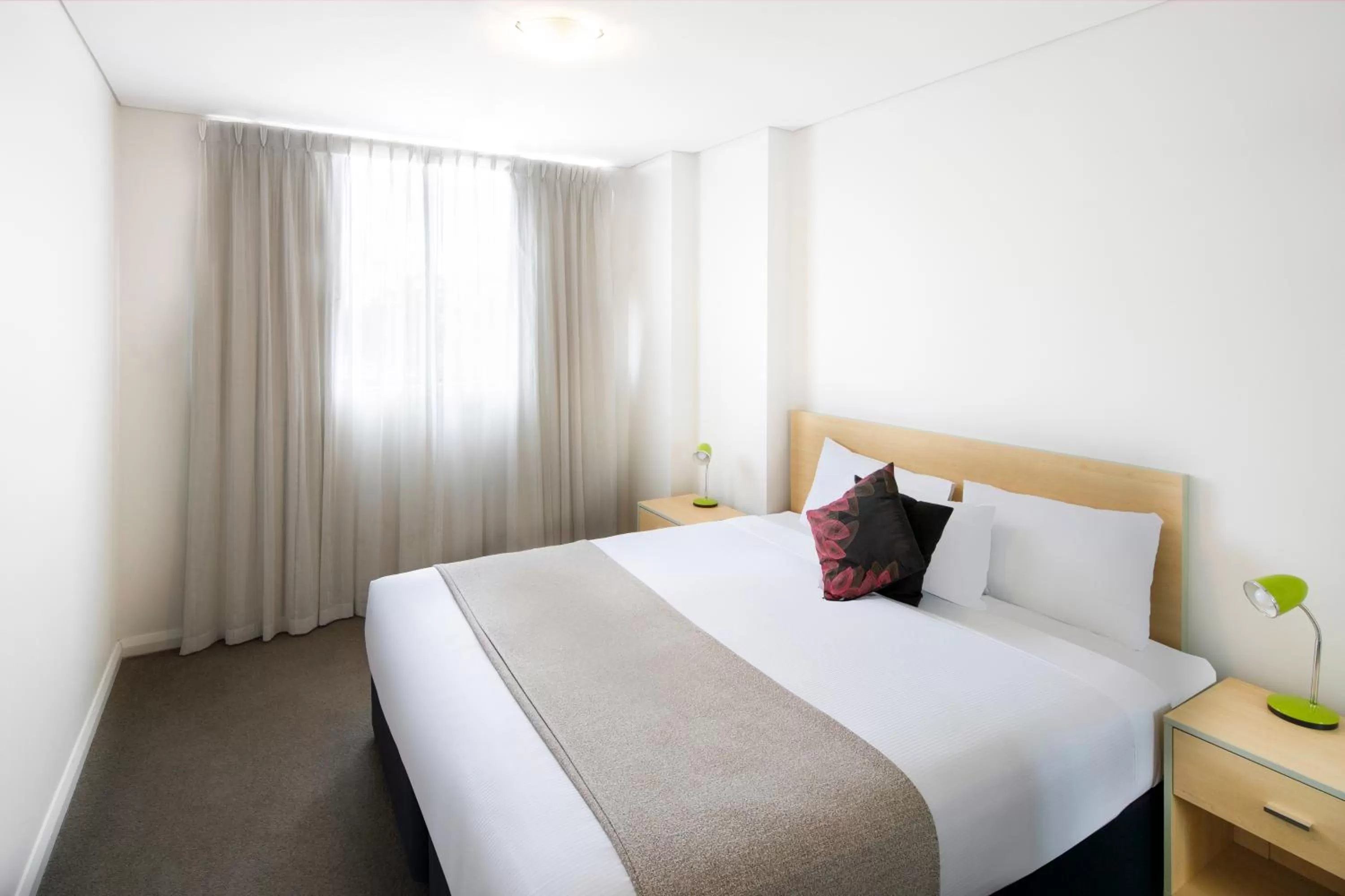 Bed in Mantra Castle Hill Sydney, an Accor Hotel