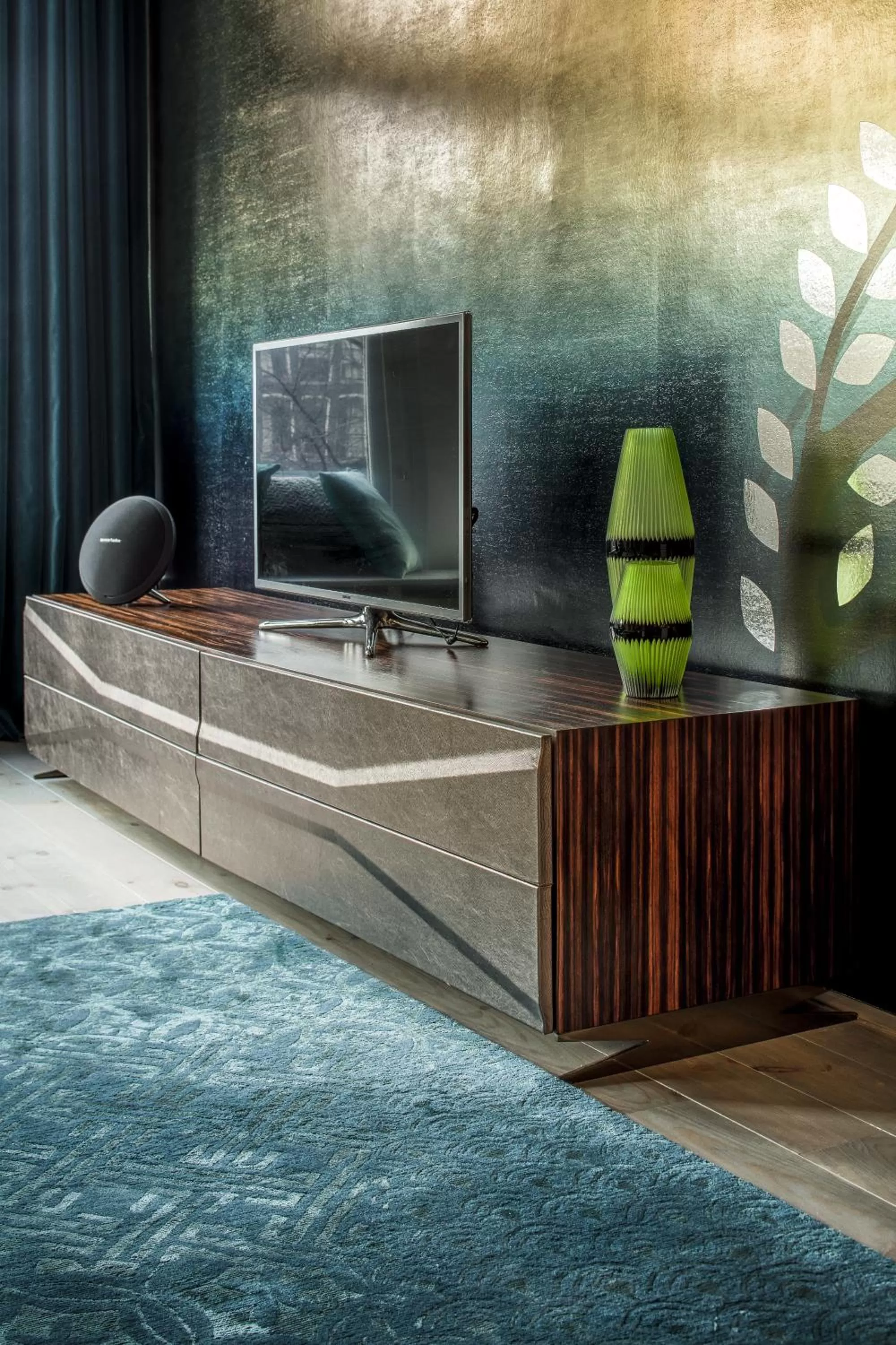 TV and multimedia in KeizersgrachtSuite471