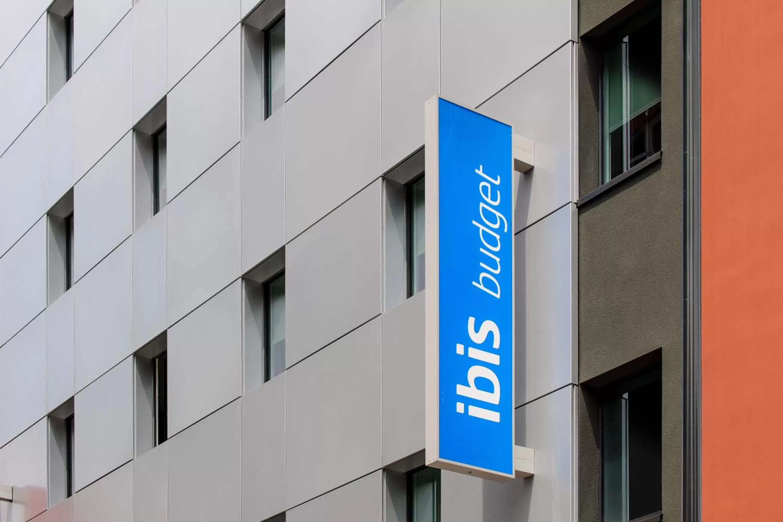 Facade/entrance in ibis budget Lugano Paradiso Facade/entrance in ibis budget Lugano Paradiso