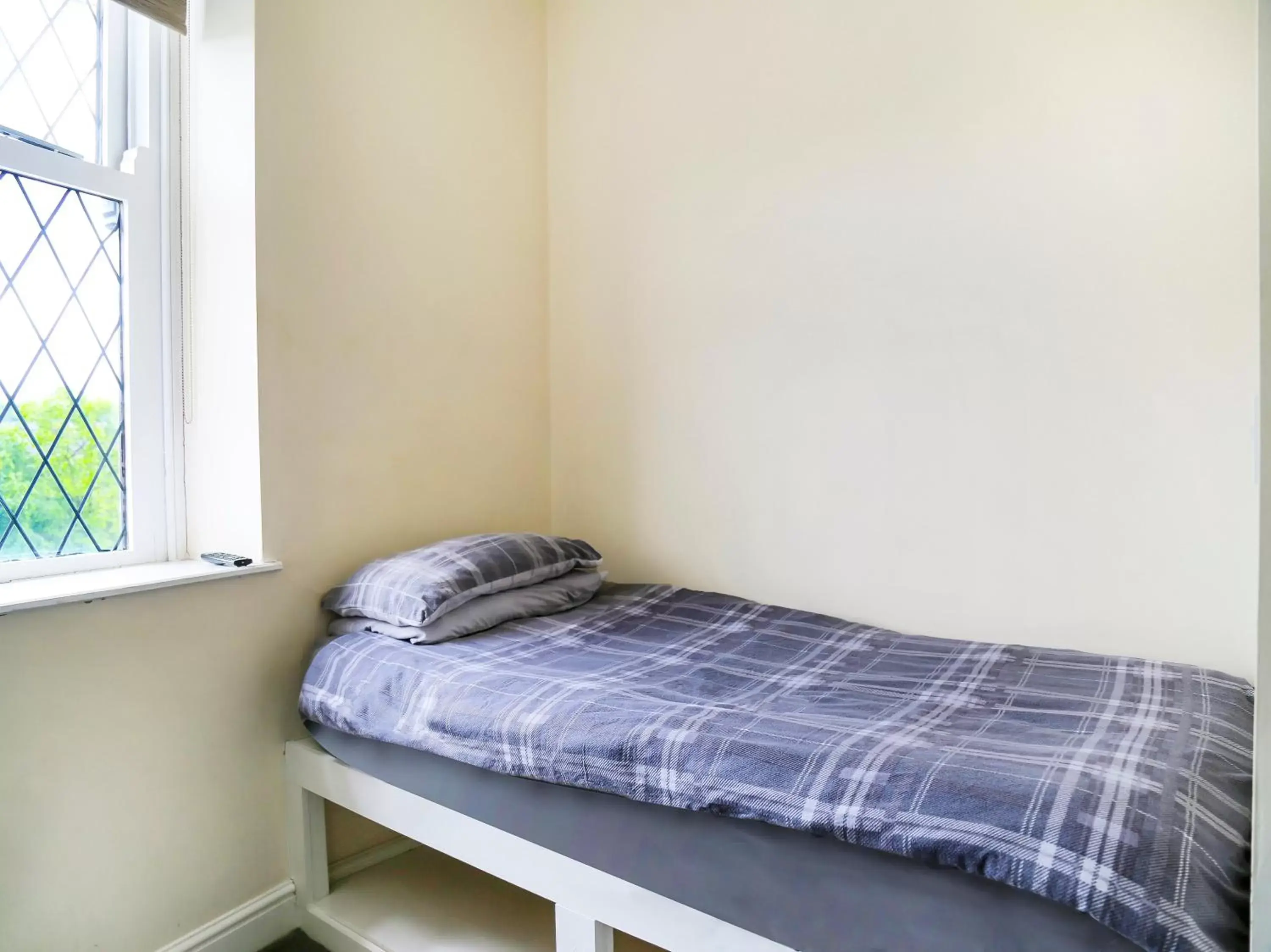 Bedroom, Bed in OYO Castle Hotel, Accrington