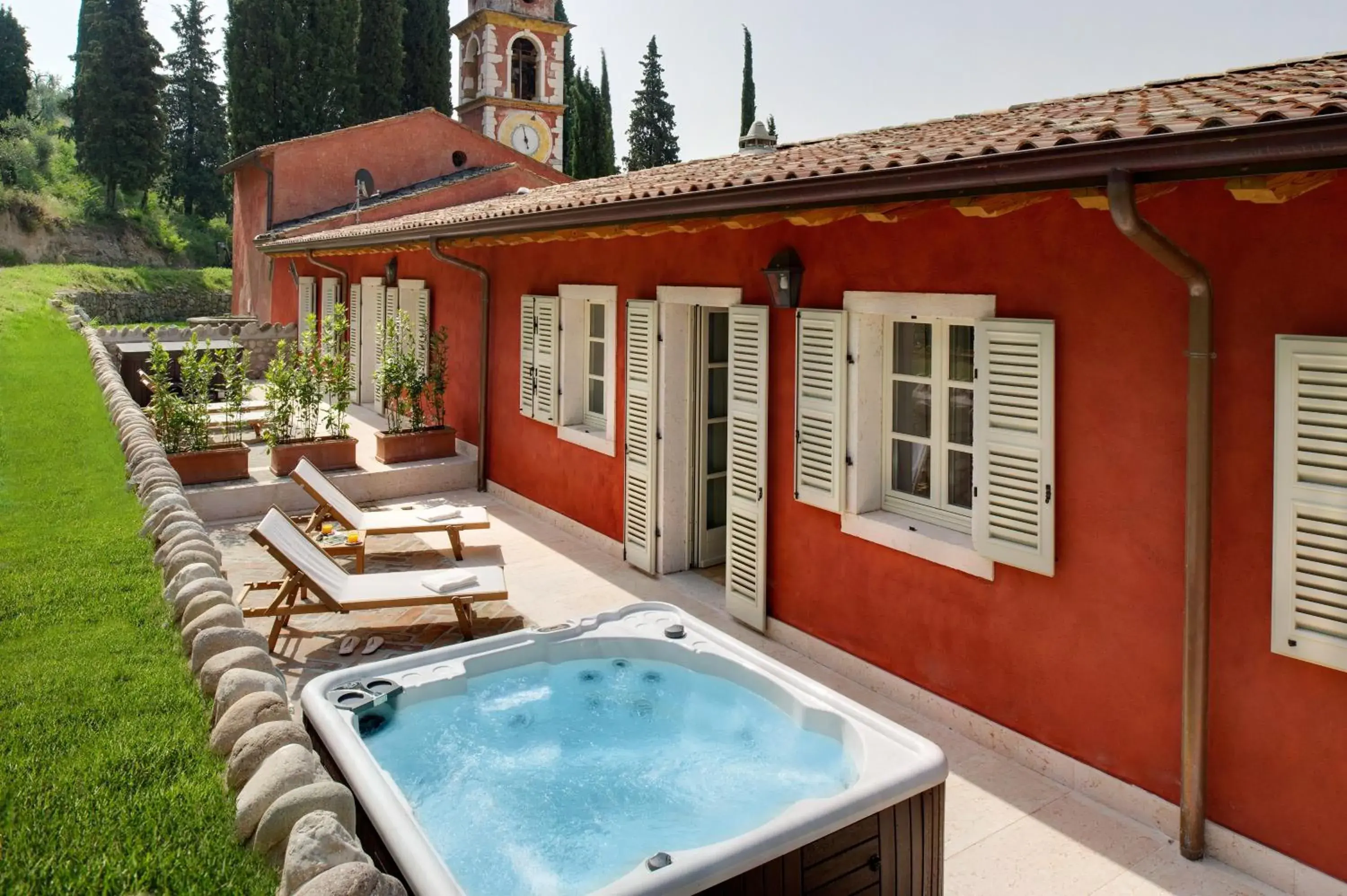 Facade/entrance, Swimming Pool in Villa Cordevigo Wine Relais