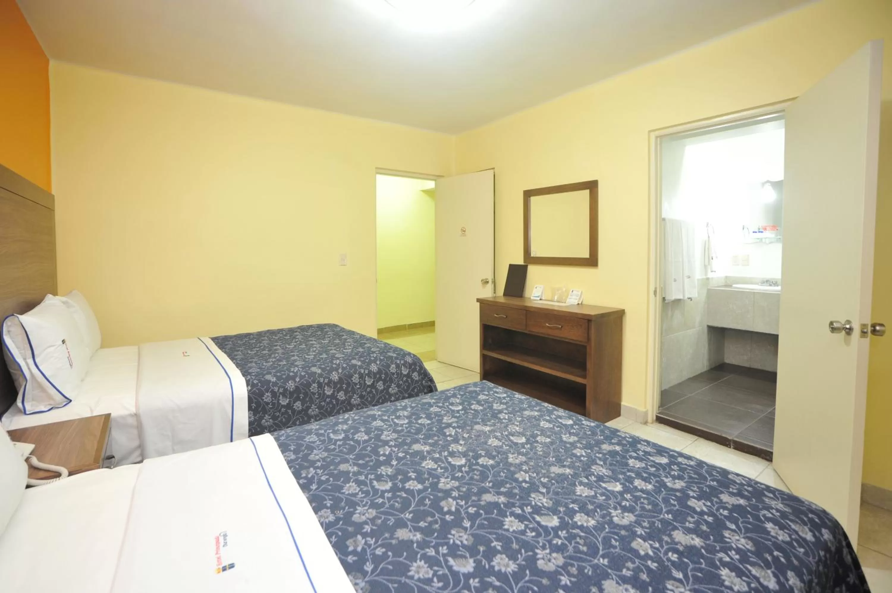 Bed in Hotel del Principado Durango