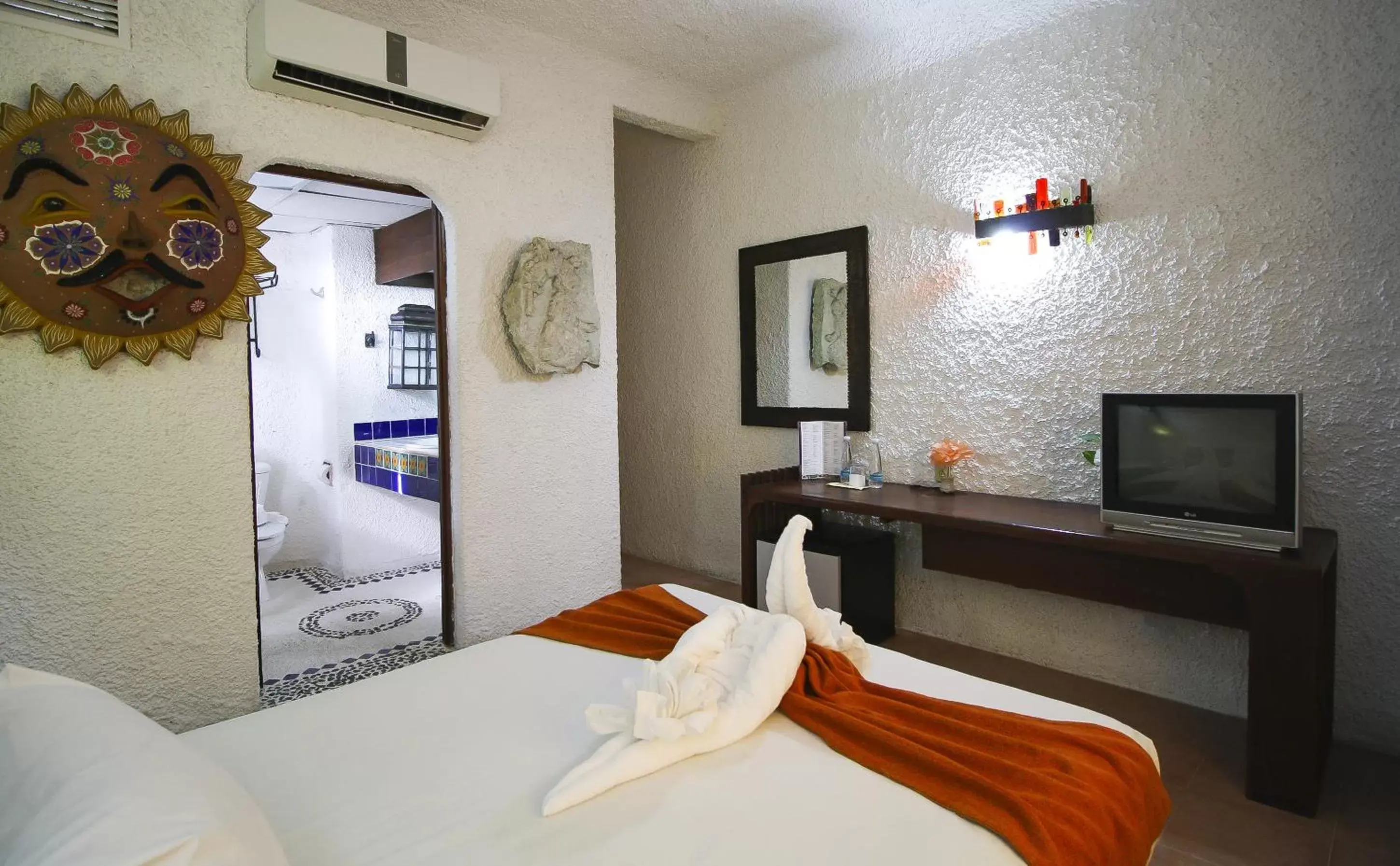 Bed in Hotel Xbalamqué & Spa Cancún Centro