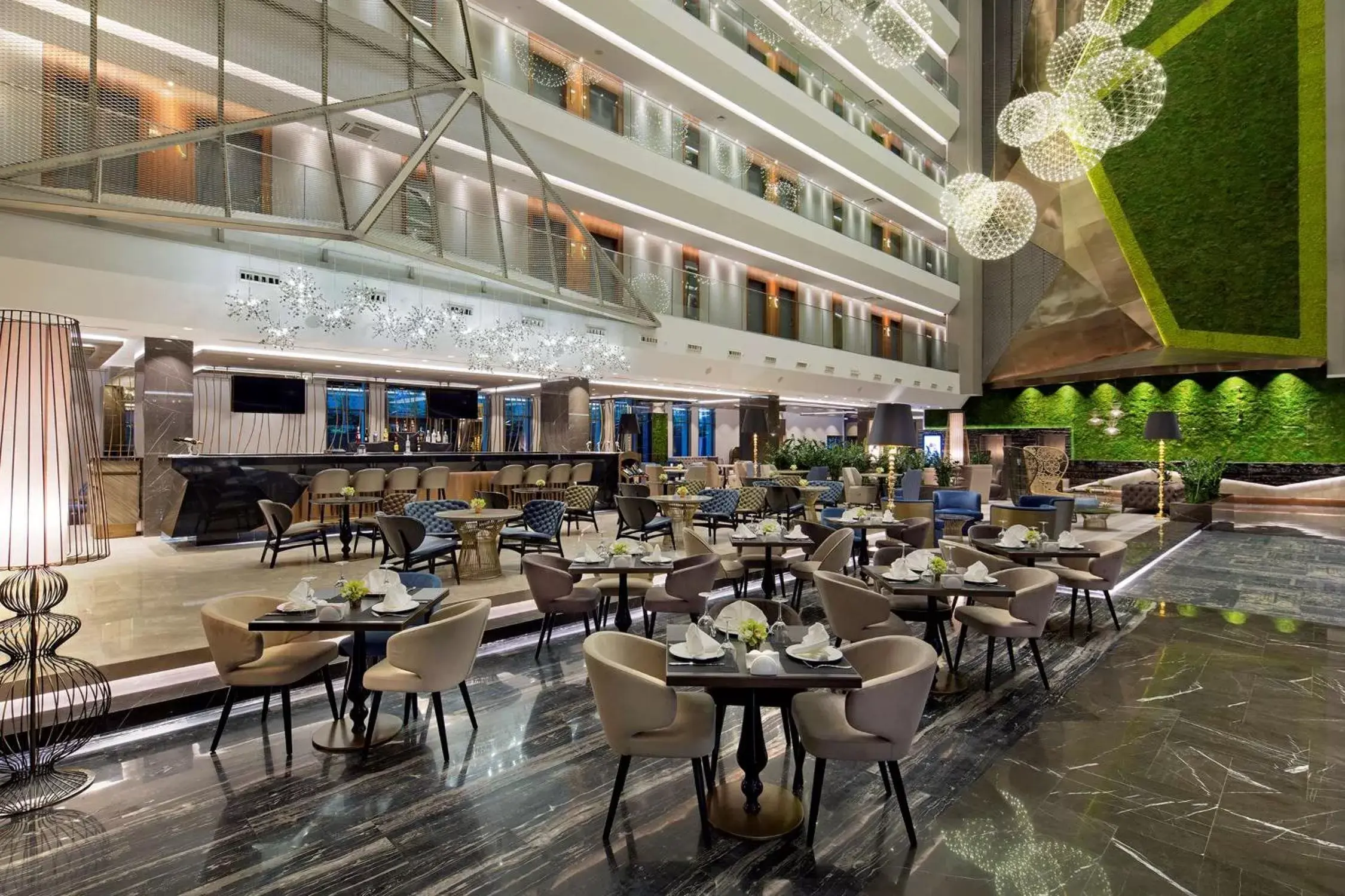Lobby or reception, Restaurant/Places to Eat in DoubleTree by Hilton Istanbul - Piyalepasa