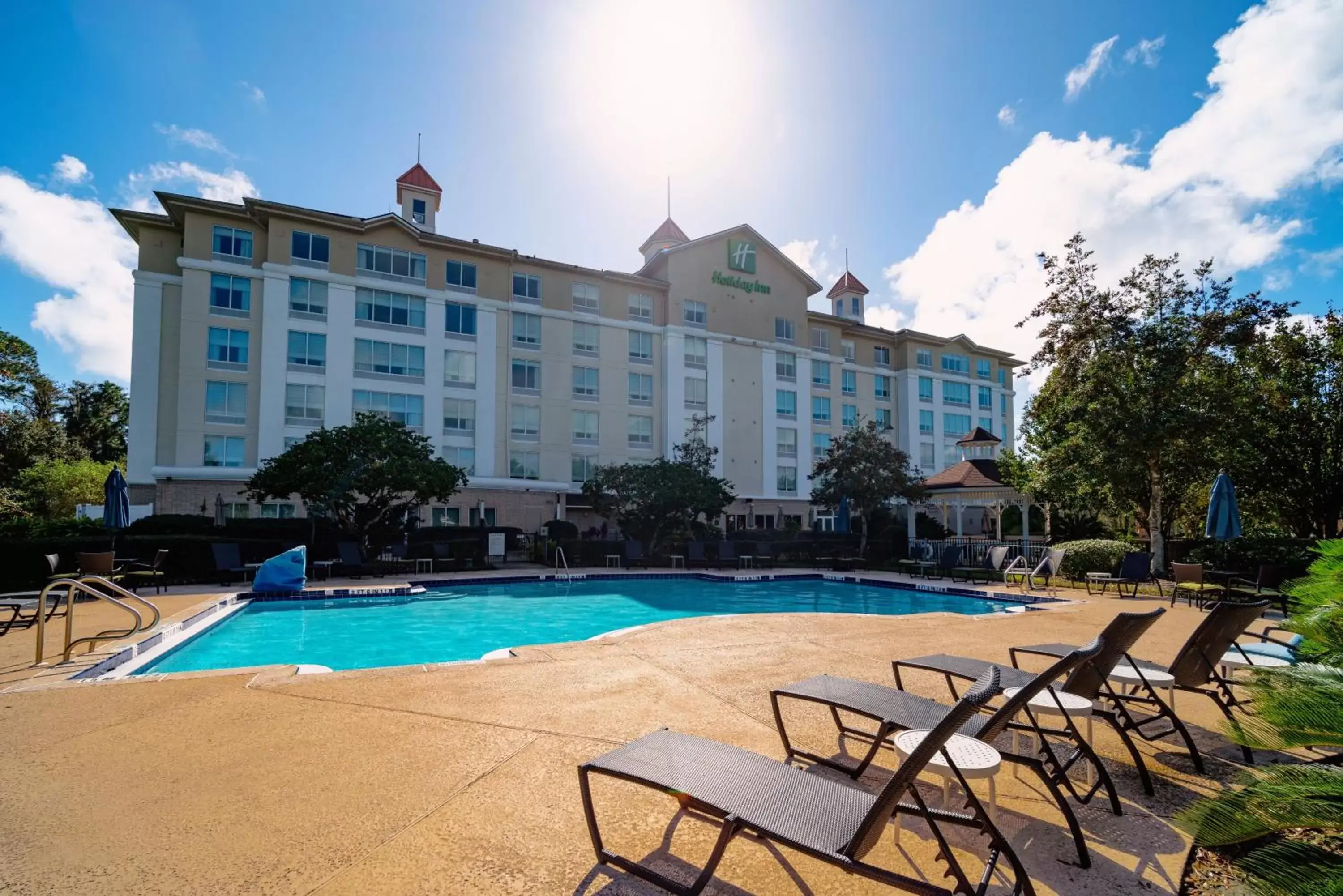 Swimming pool, Property Building in Holiday Inn - St Augustine - World Golf, an IHG Hotel