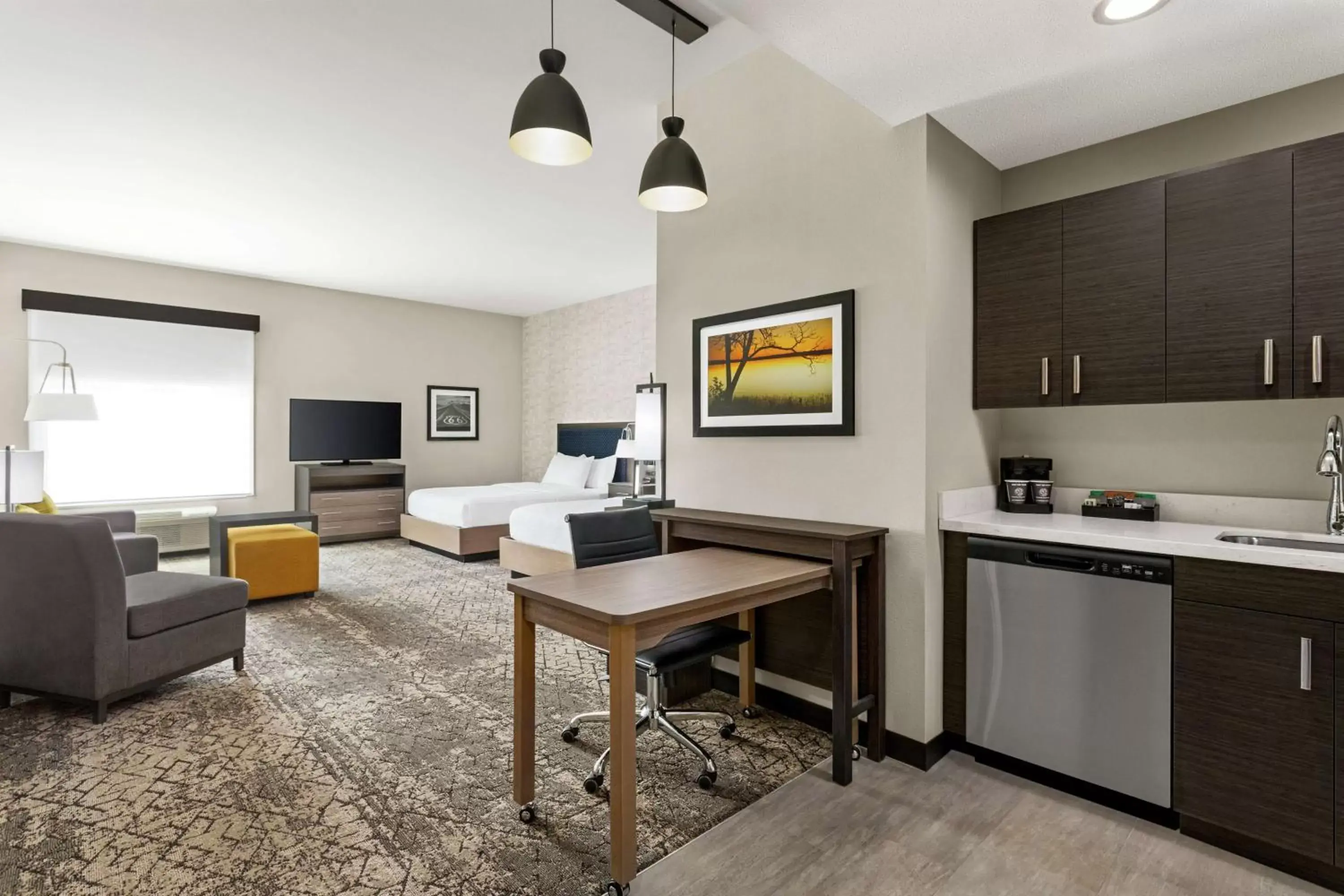 Bedroom, Kitchen/Kitchenette in Homewood Suites By Hilton Springfield Medical District