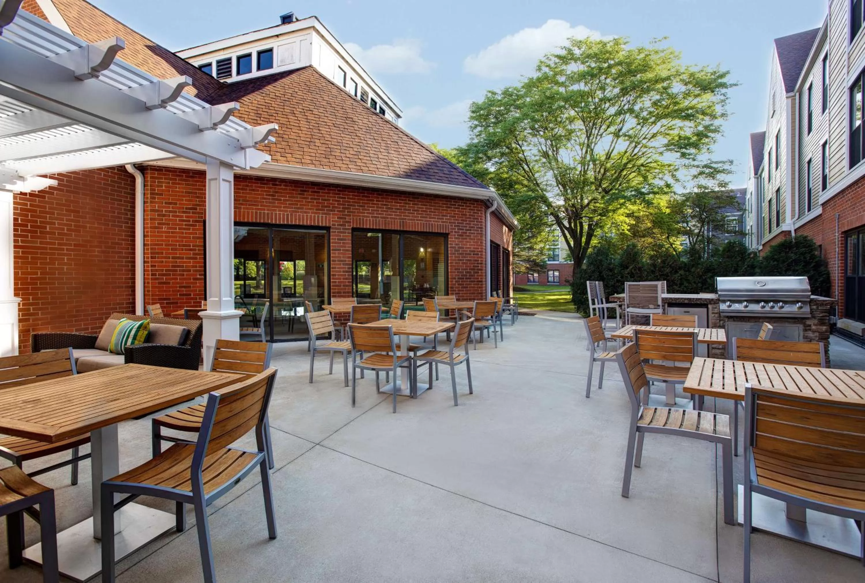 Patio in Homewood Suites by Hilton Chicago-Lincolnshire