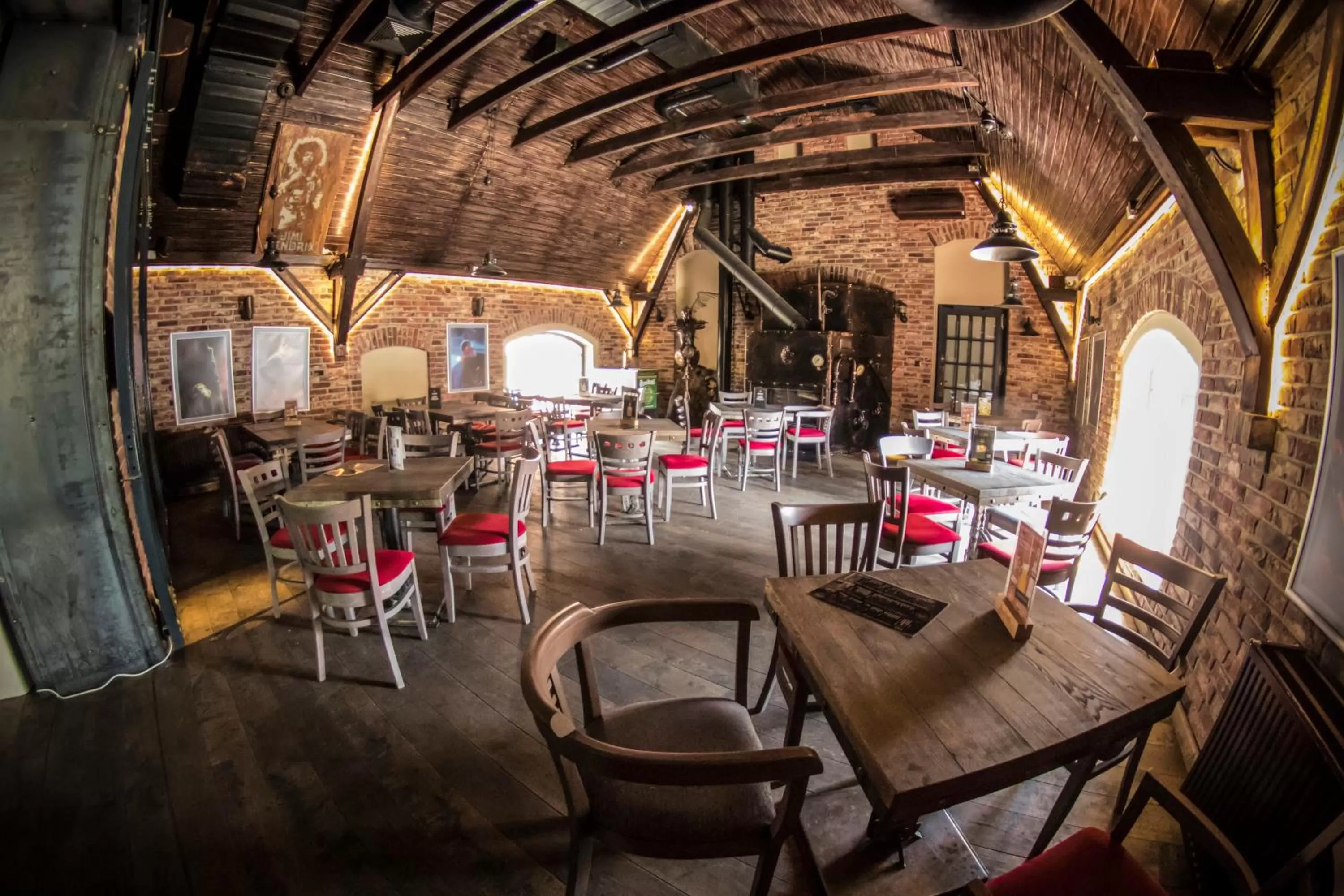 Nightclub / DJ, Restaurant/Places to Eat in Willa Stara Przepompownia