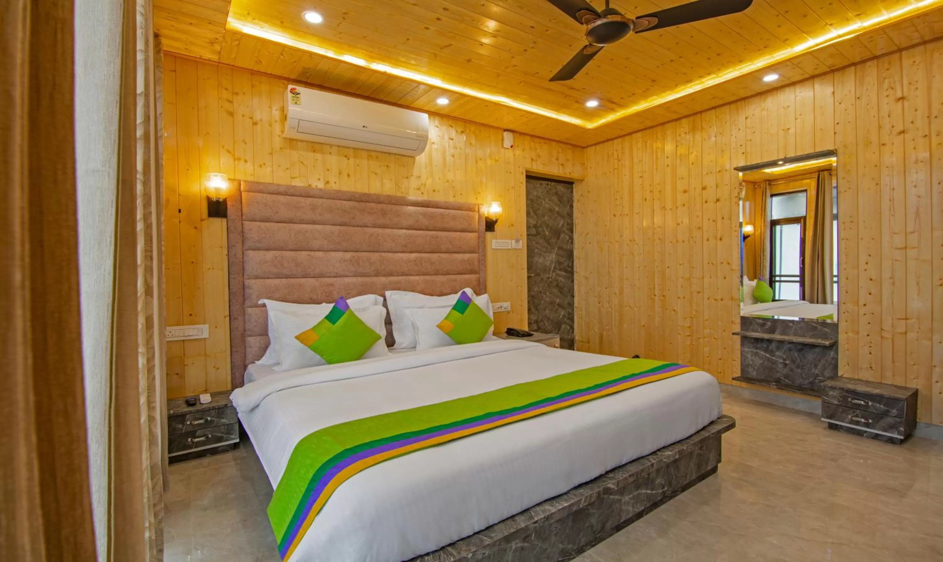 Bedroom, Bed in Treebo Ortus Residency