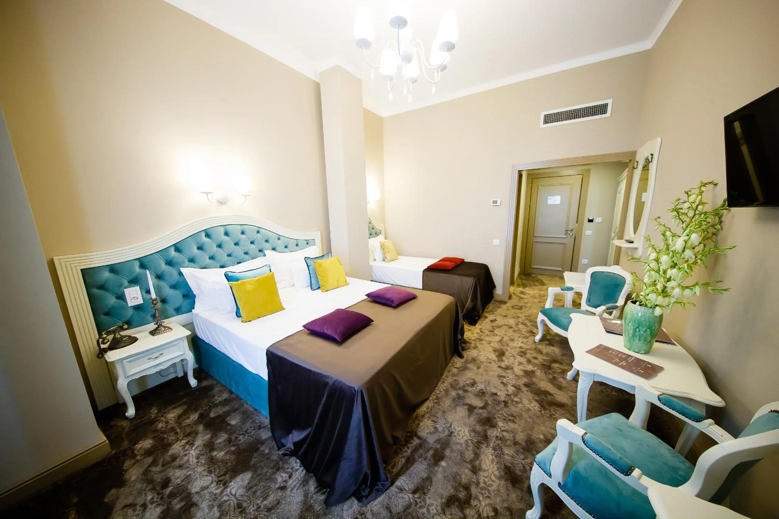 Photo of the whole room, Bed in Grand Hotel Traian