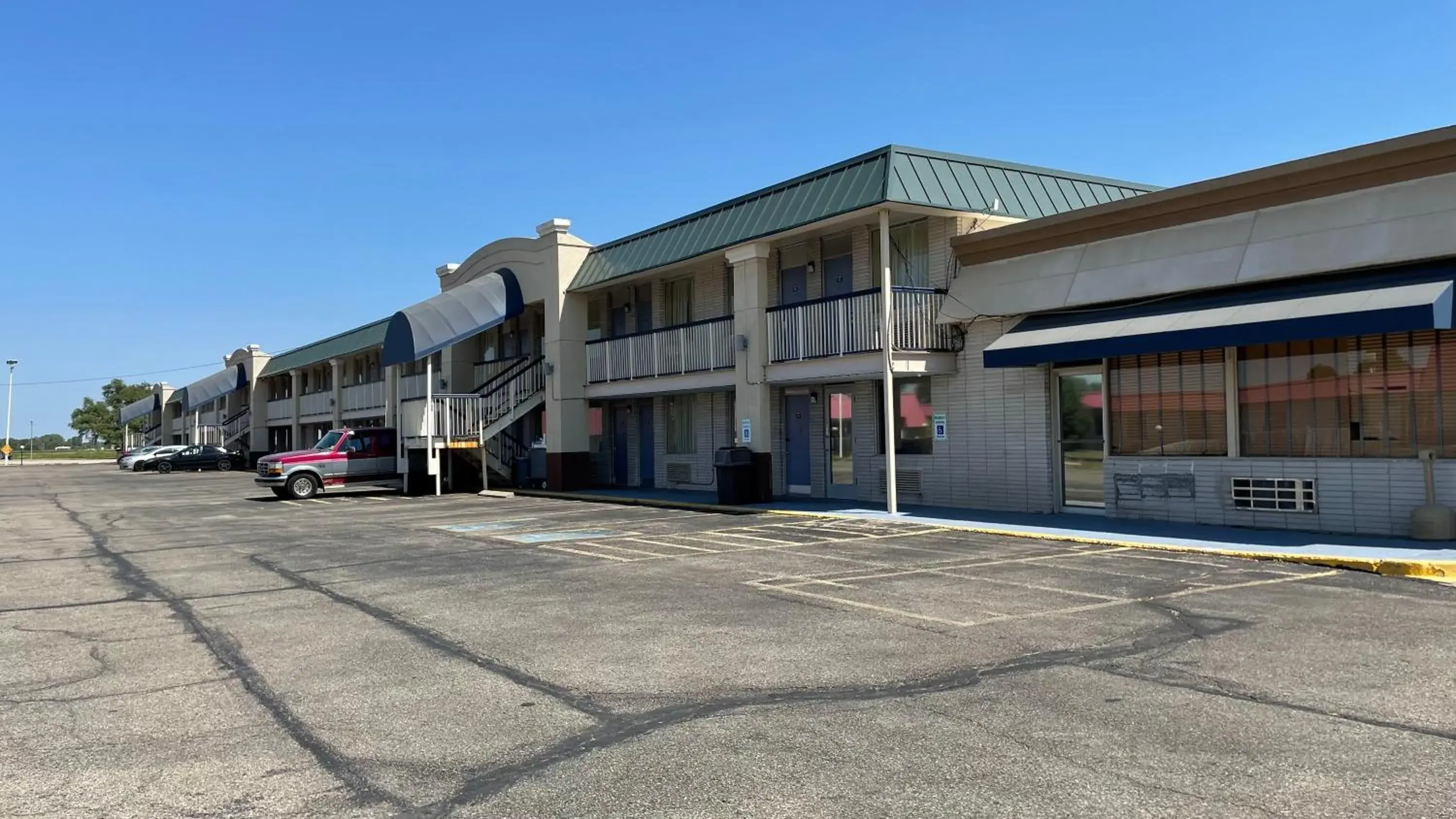 Parking, Property Building in Days Inn by Wyndham Salina South