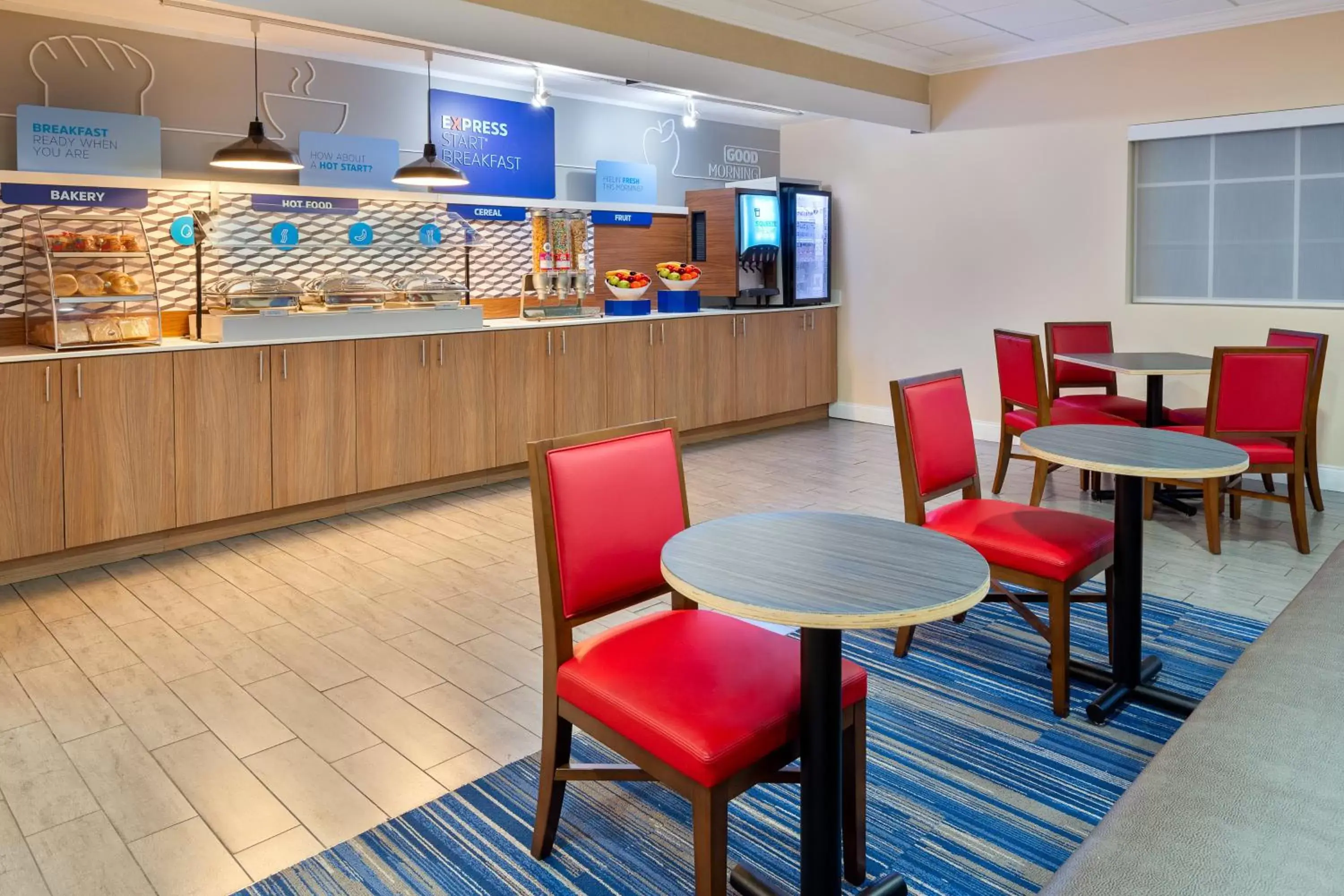 Breakfast, Restaurant/Places to Eat in Holiday Inn Express Hotel & Suites Bonita Springs/Naples, an IHG Hotel