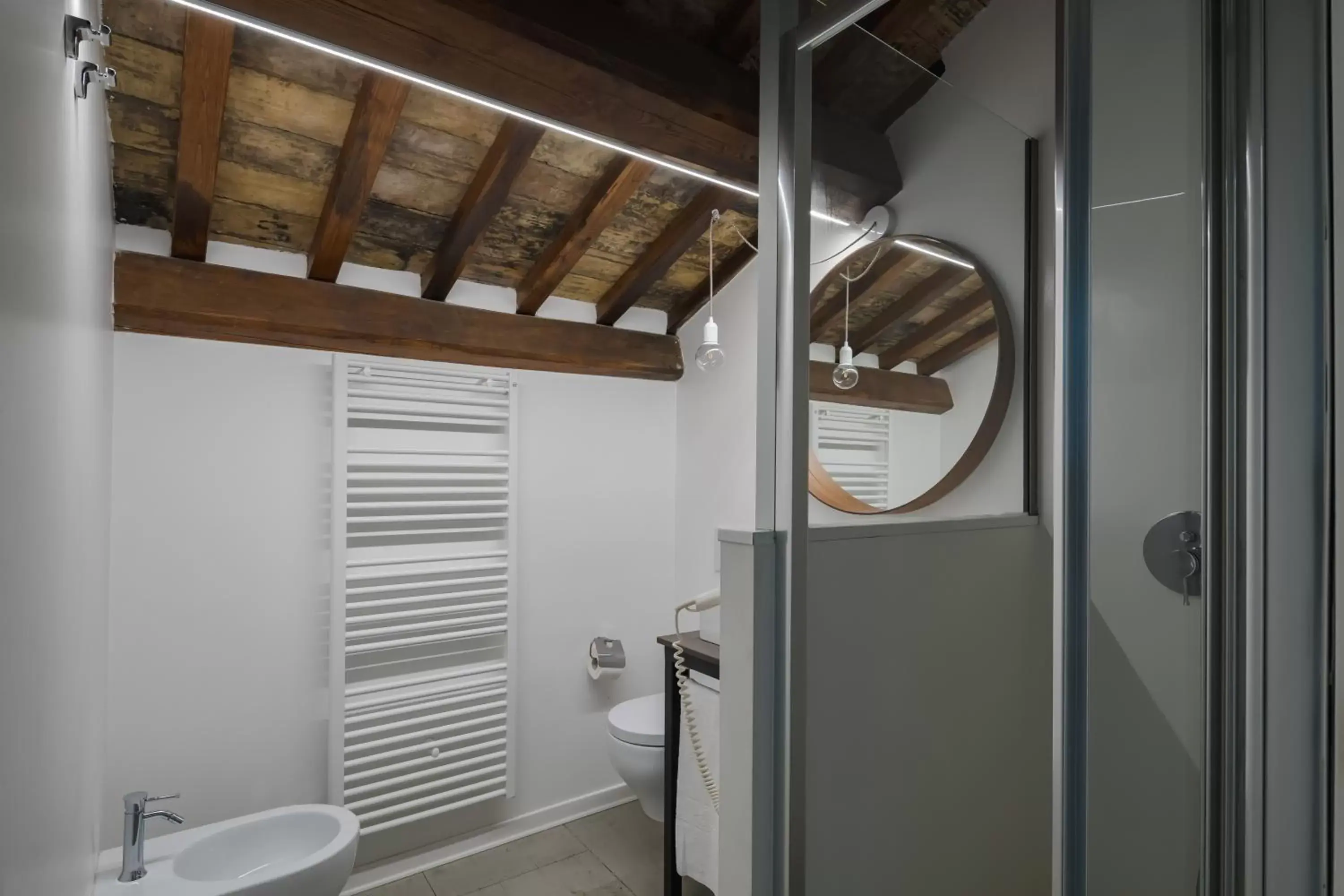 Bathroom in Palazzo Lupardi Relais