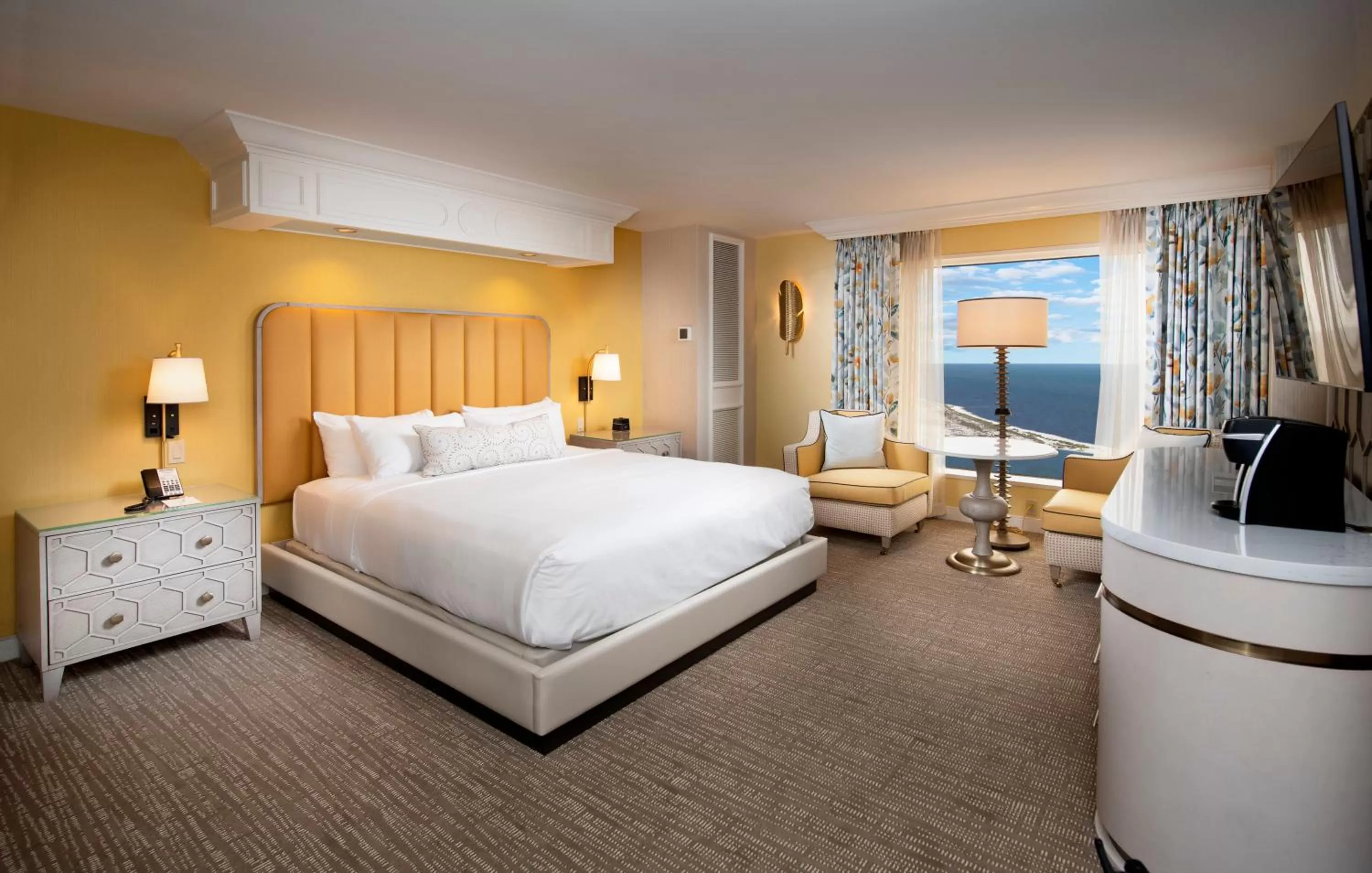 Bedroom, Bed in Beau Rivage Resort & Casino