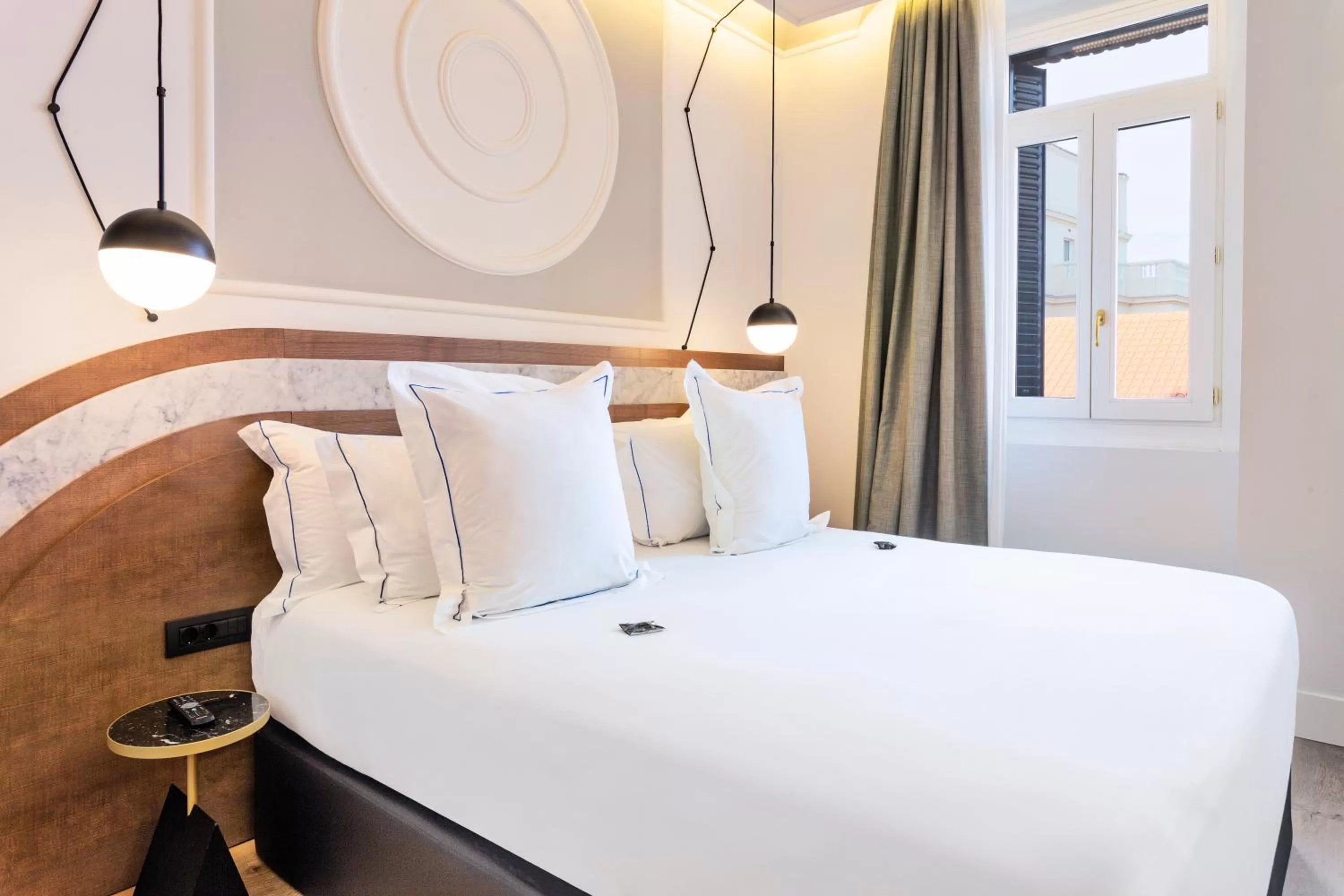 Bed in One Shot Fortuny