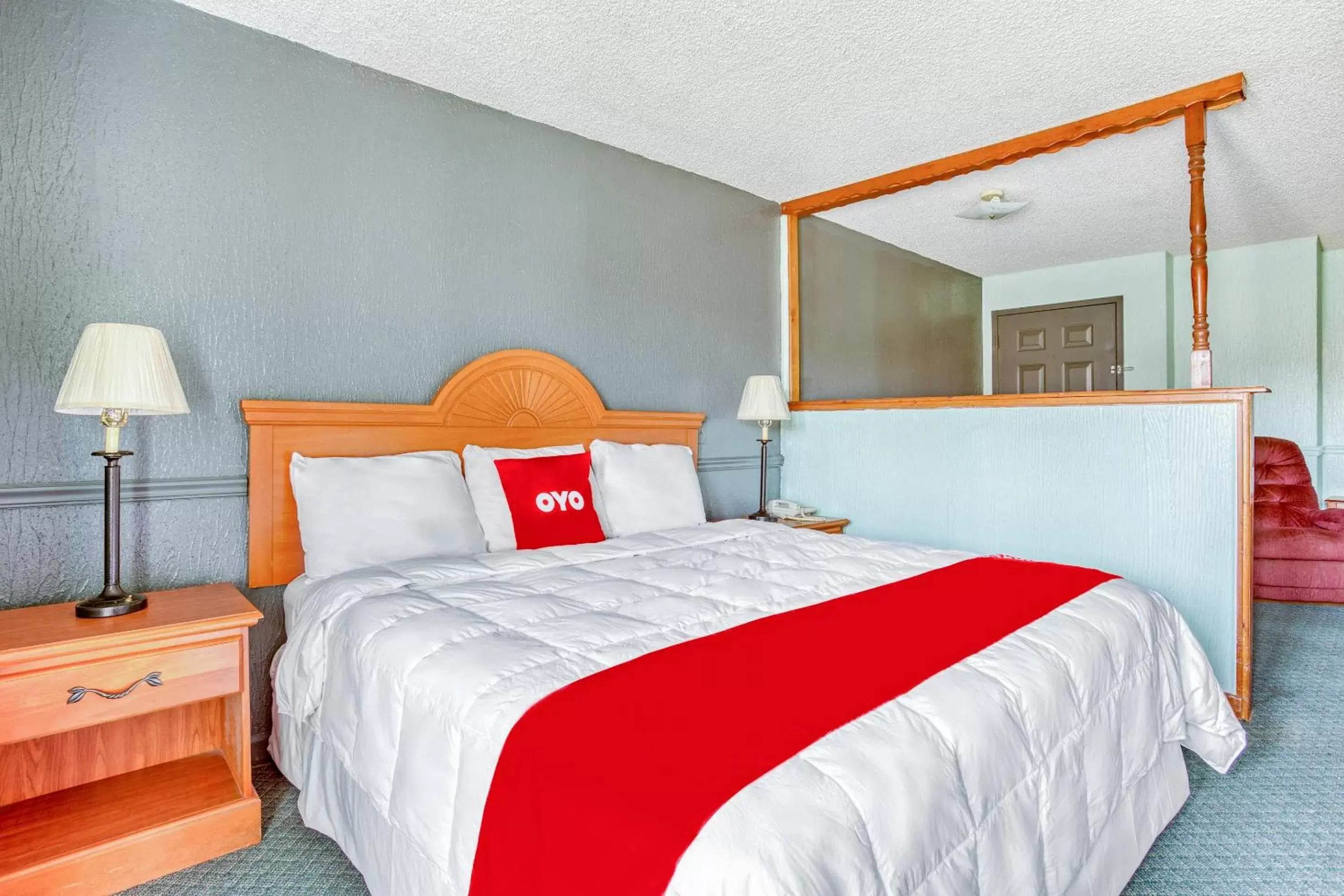 Bedroom, Room Photo in OYO Townhouse Tulsa Woodland Hills