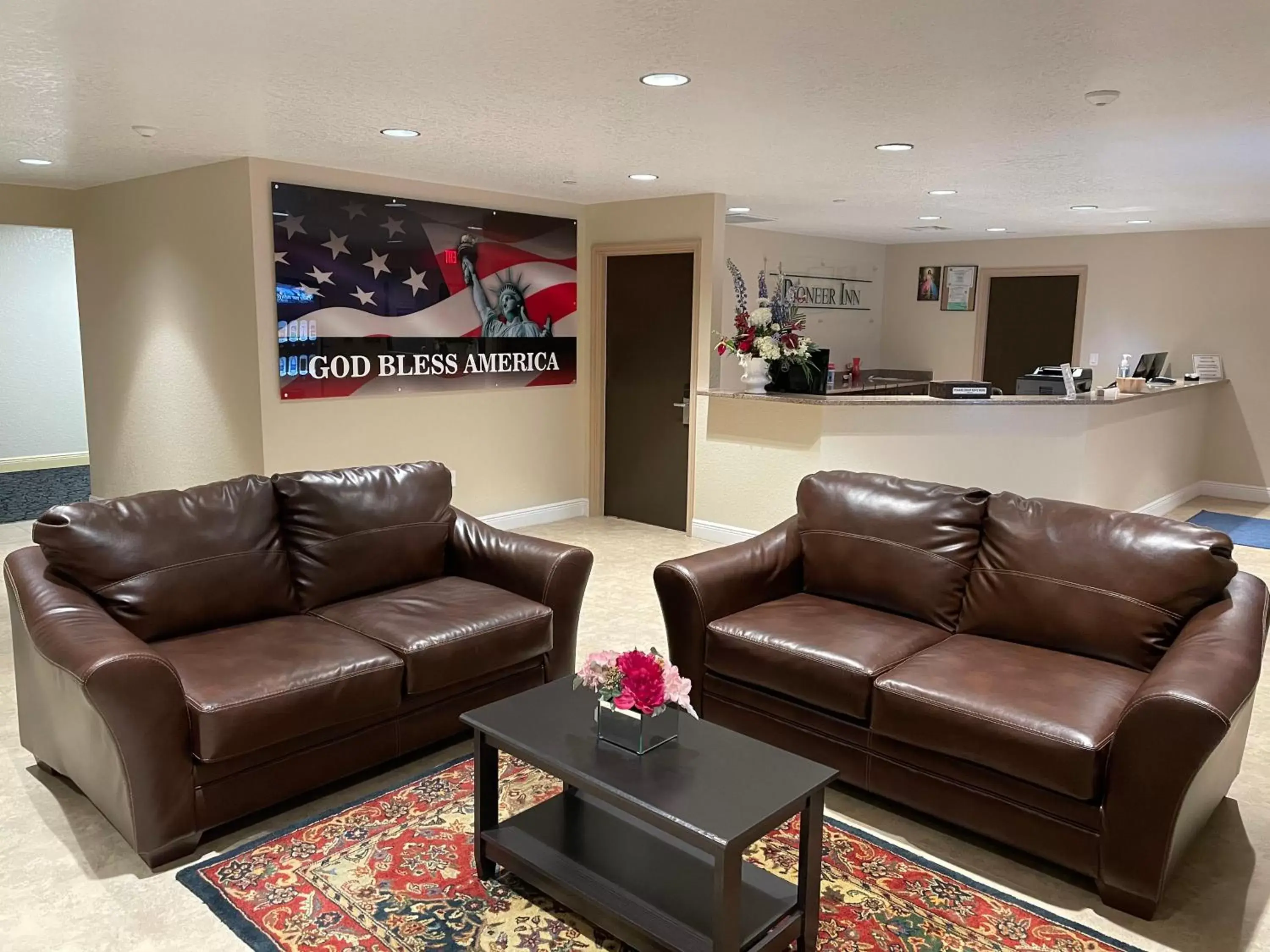 Lobby or reception in Pioneer Inn