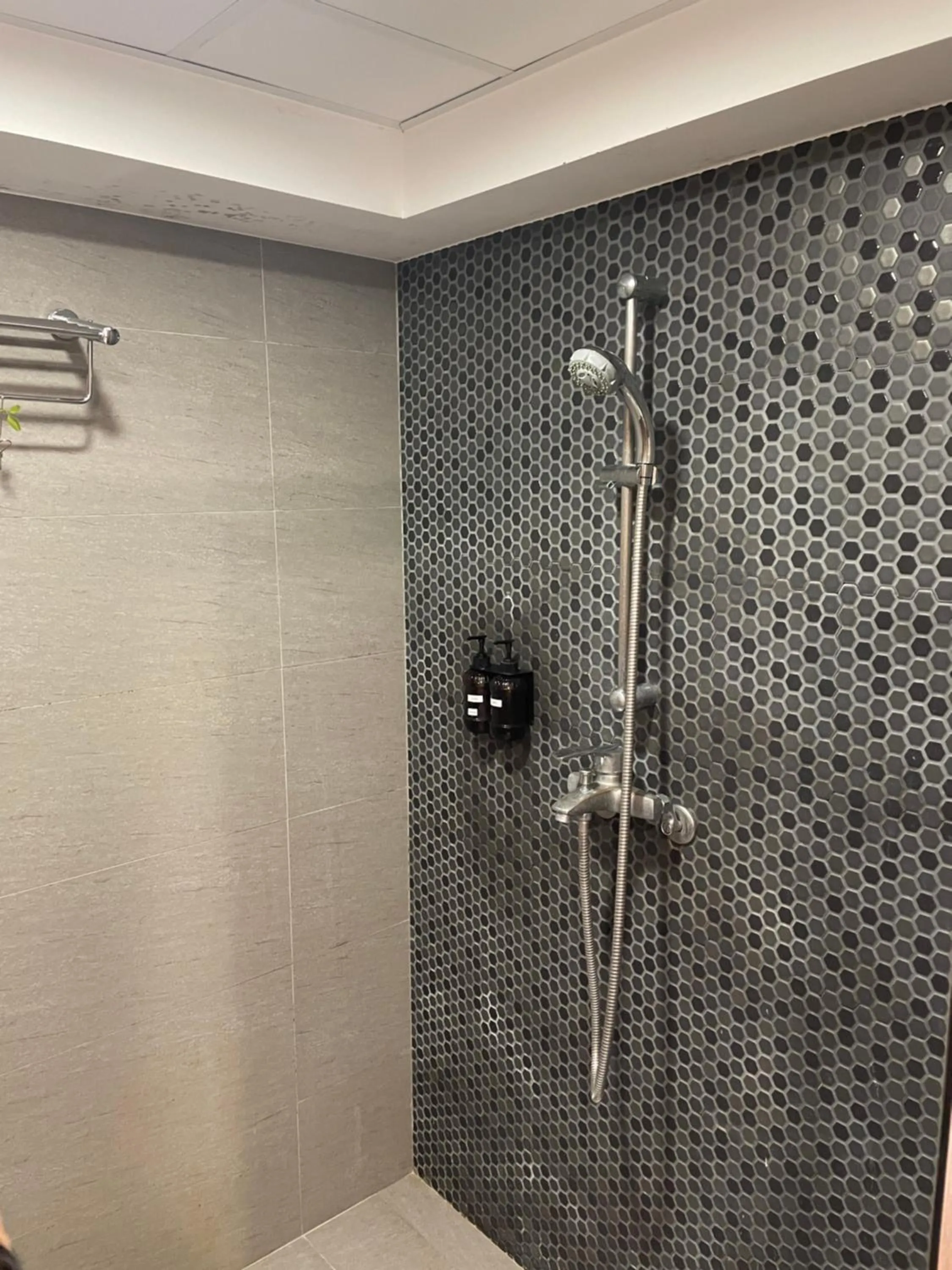 Shower in Single Inn-Kaohsiung Station