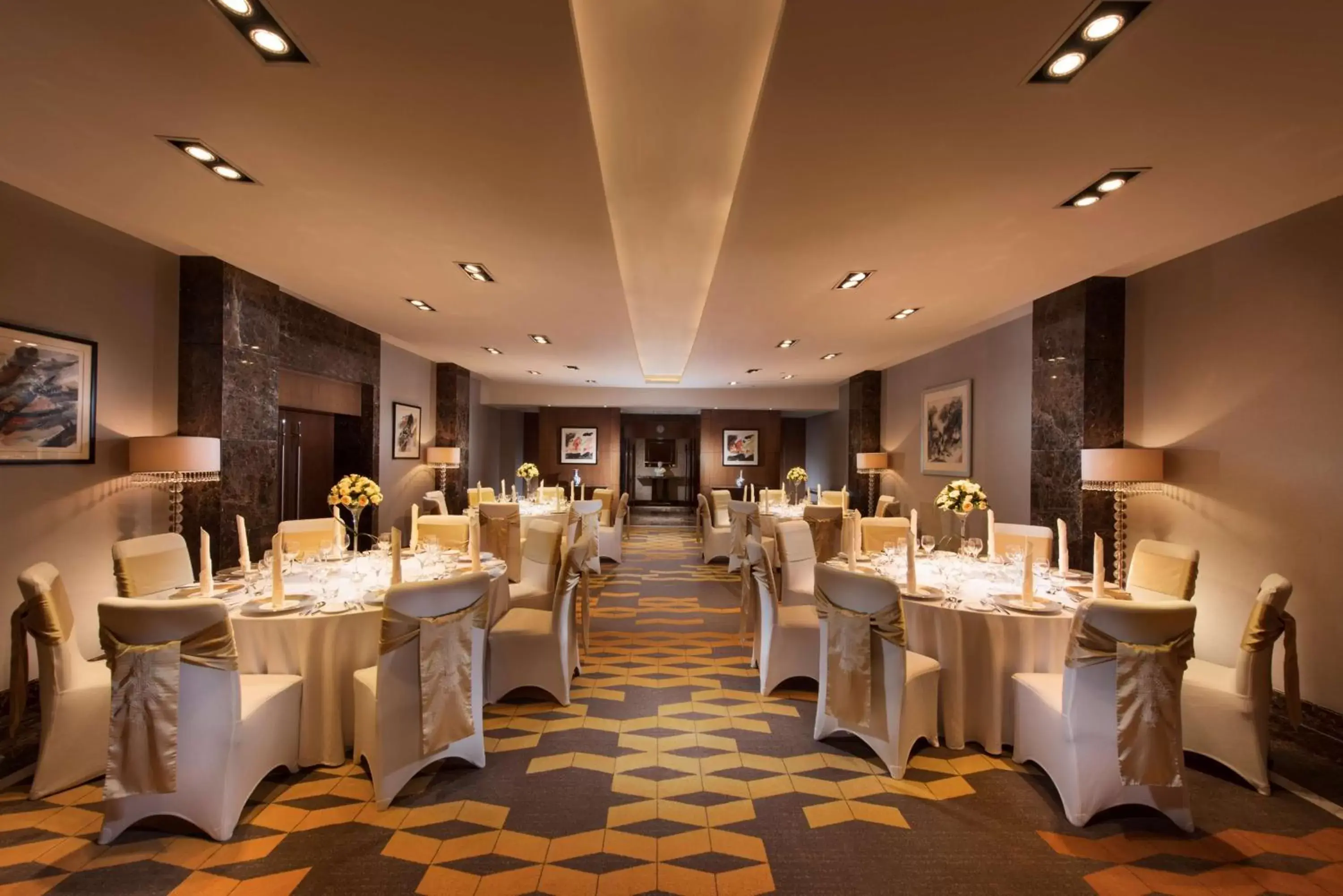 Meeting/conference room, Restaurant/Places to Eat in Hilton Beijing Hotel