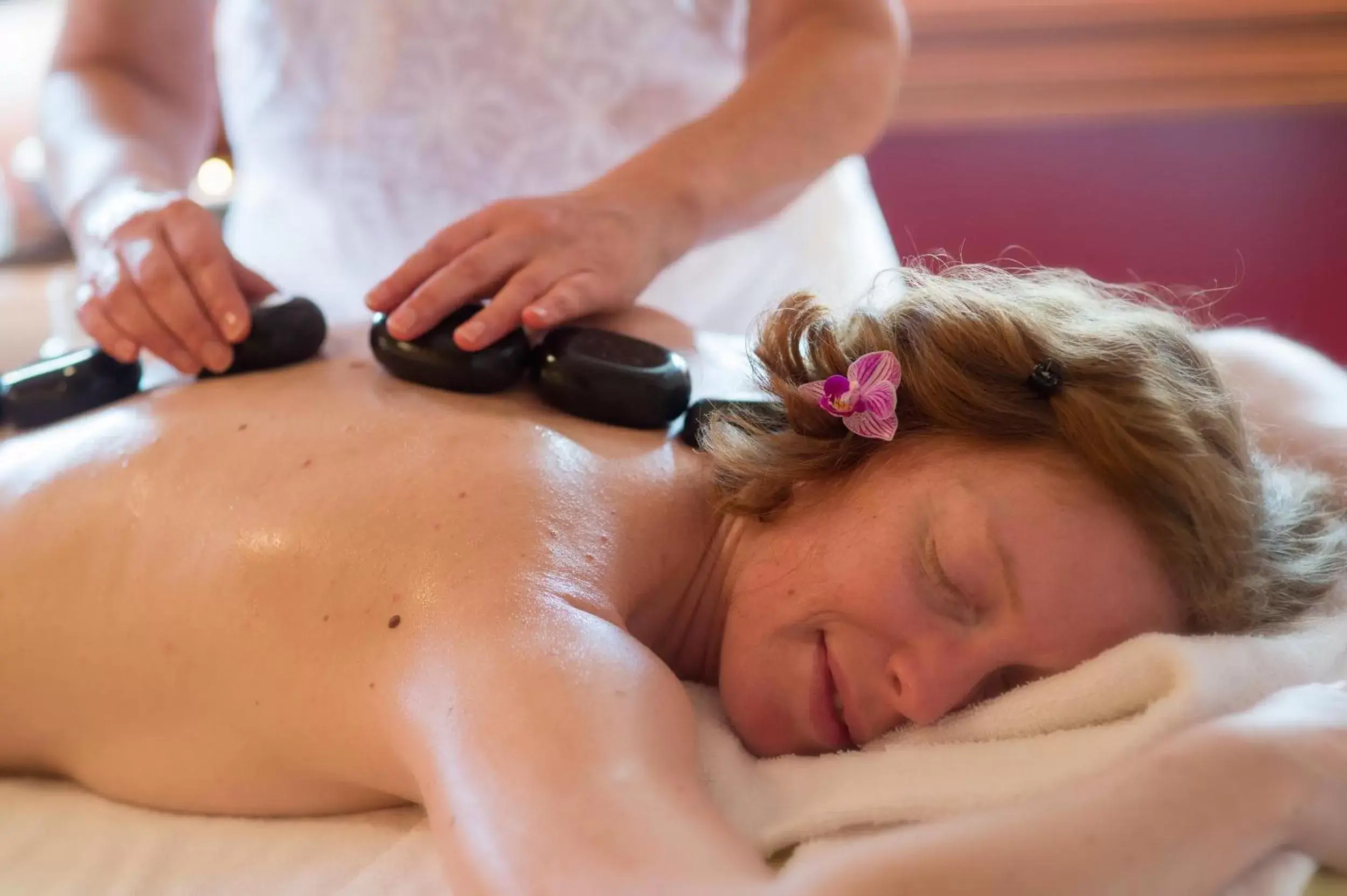 Massage in Hotel & Résidence Les Vallées Labellemontagne