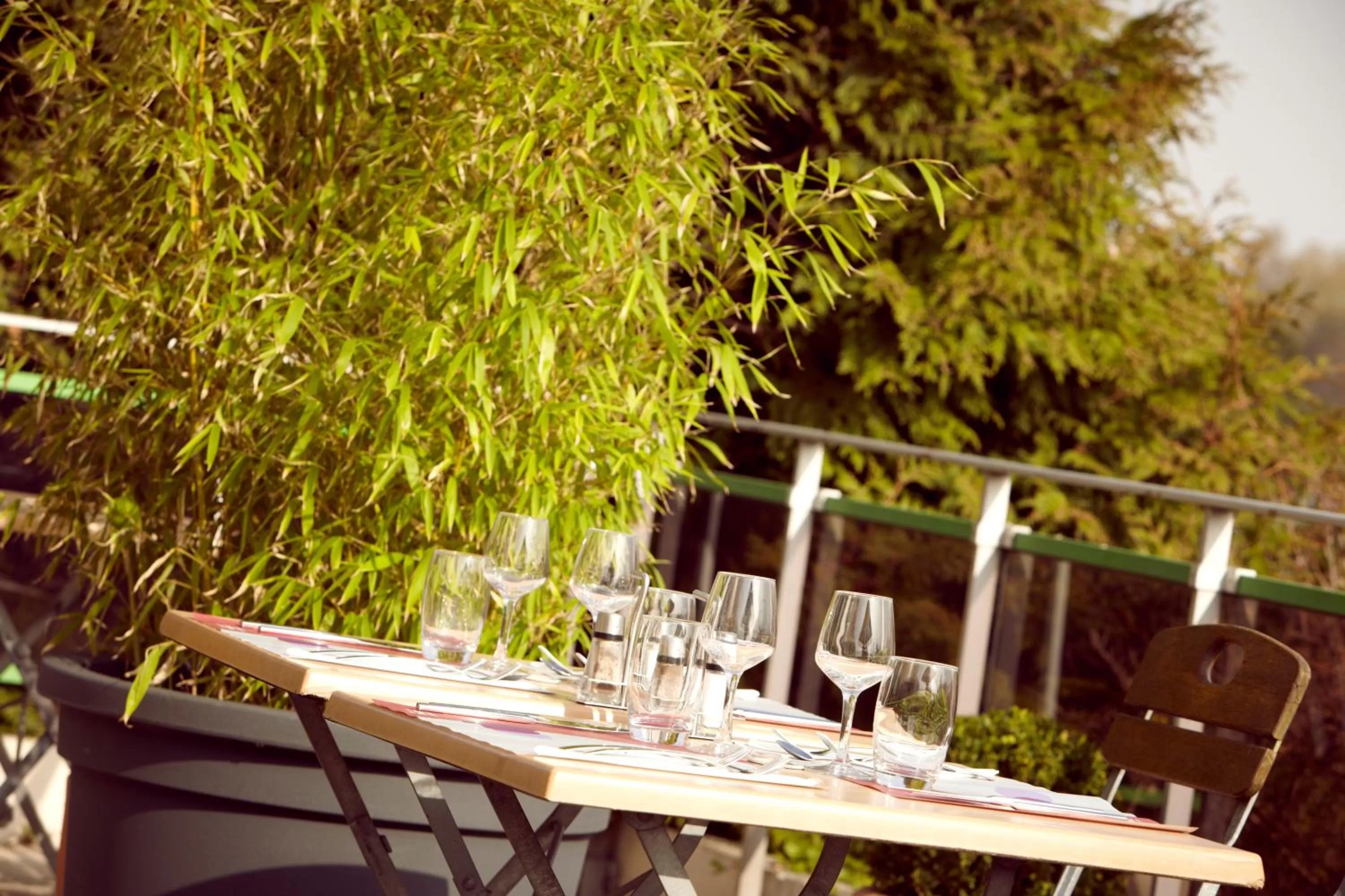 Restaurant/places to eat in Campanile Villejuif