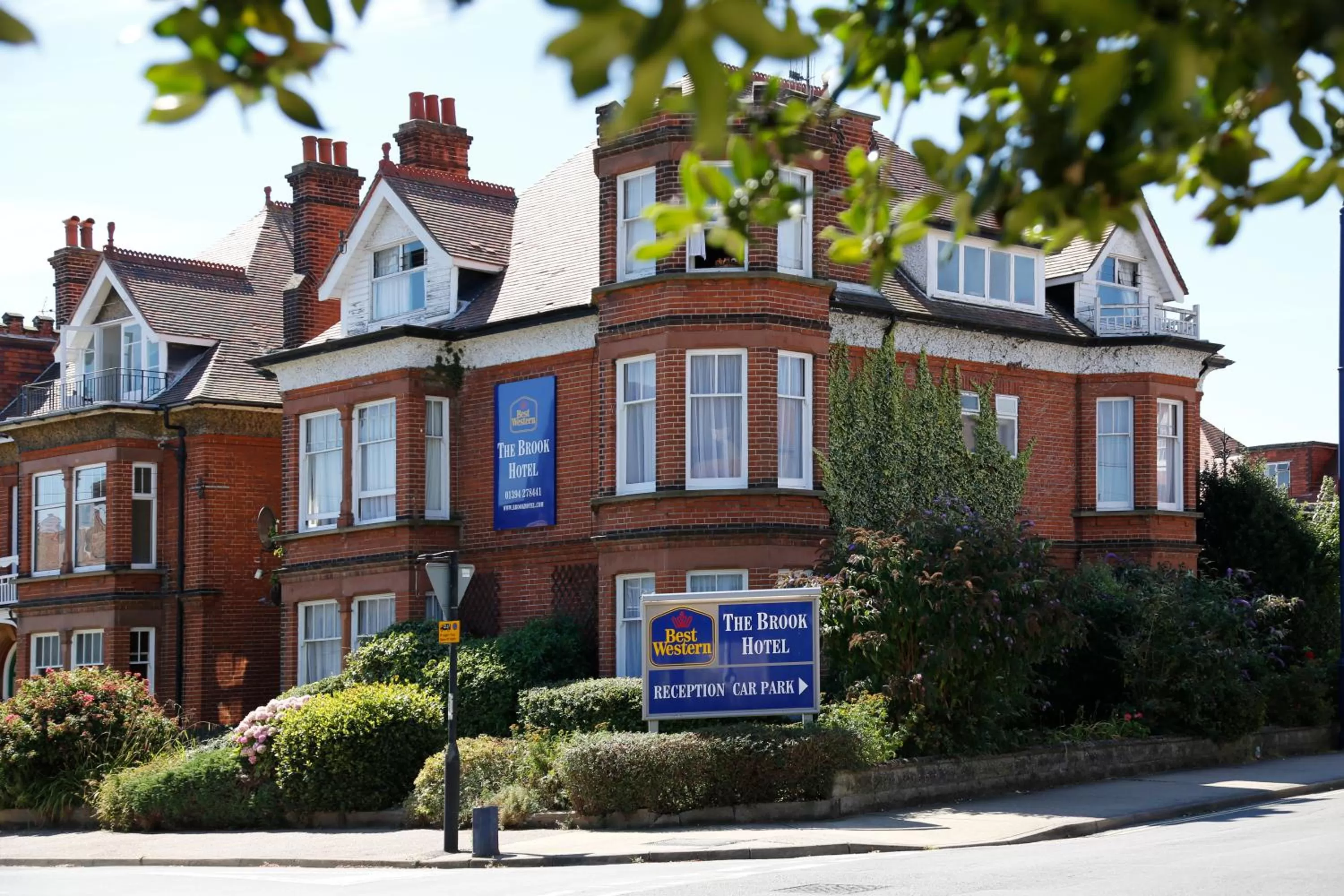 Facade/entrance, Property Building in Best Western Brook Hotel