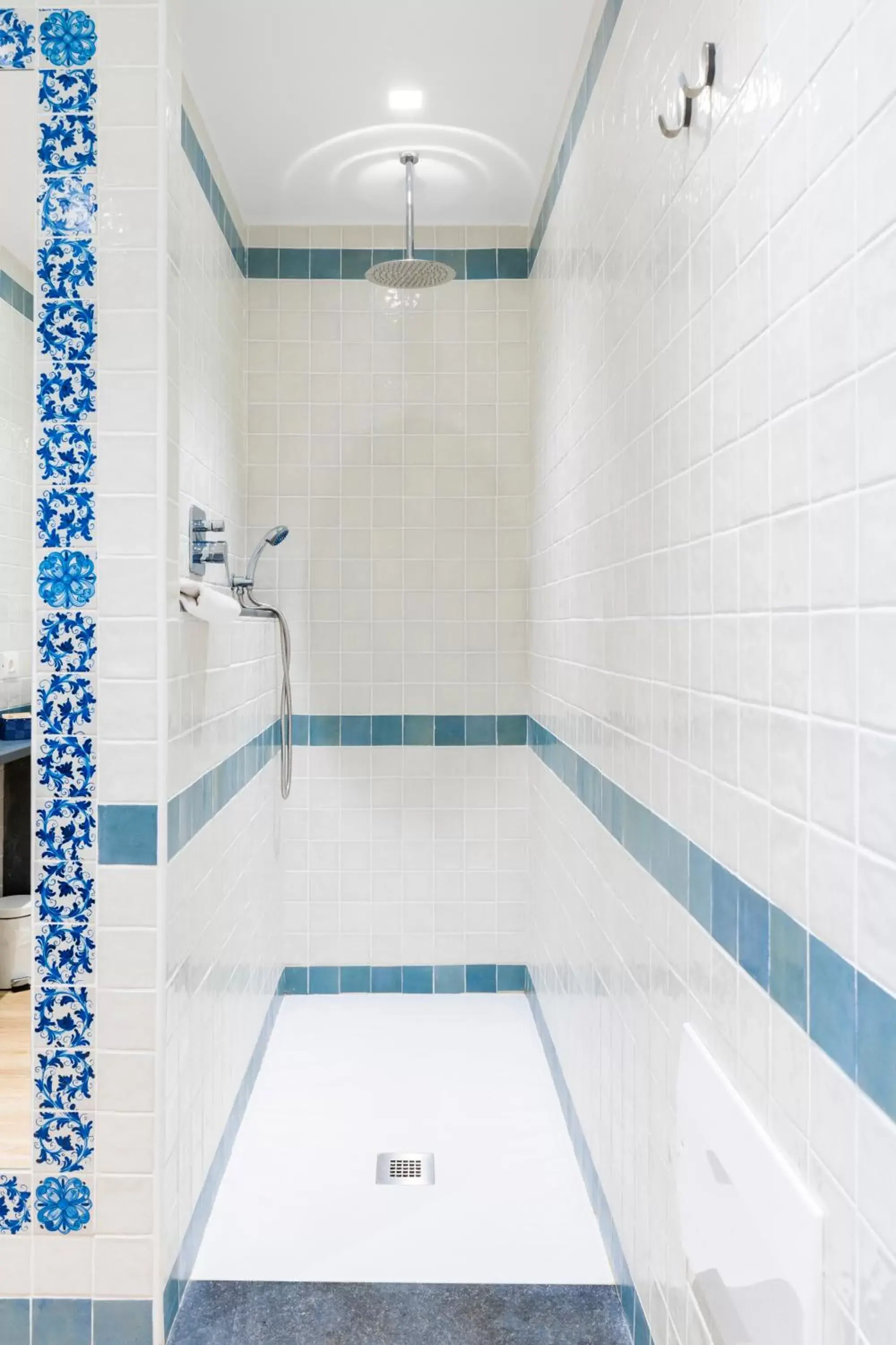 Shower, Swimming Pool in Le Dune Sicily Hotel