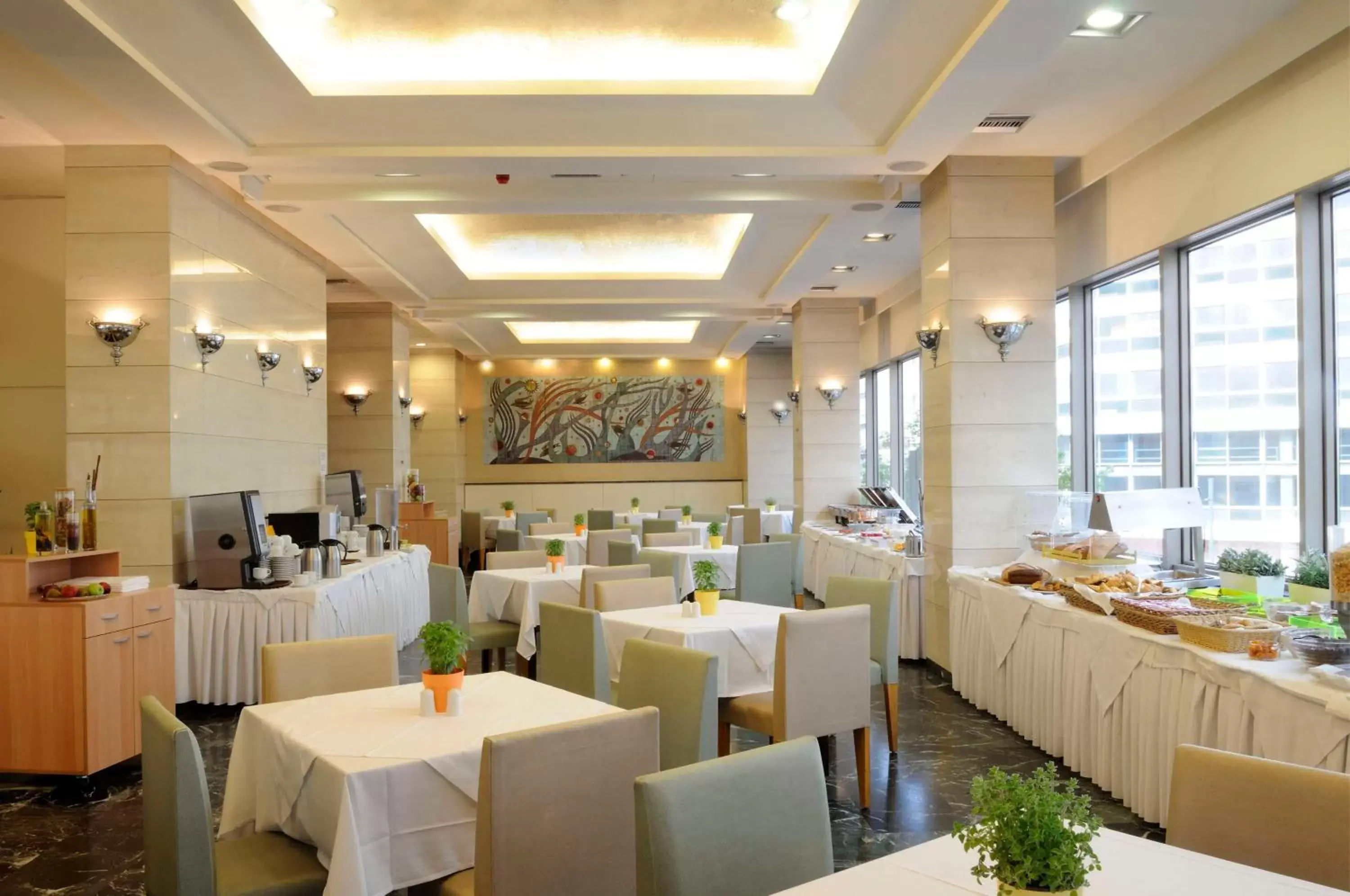 Breakfast, Restaurant/Places to Eat in Dorian Inn - Sure Hotel Collection by Best Western