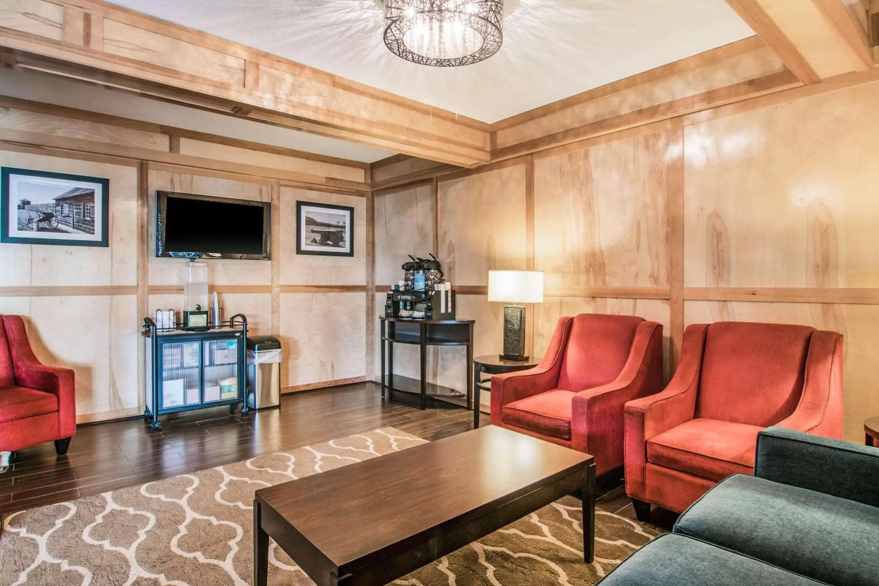 Lobby or reception, Seating Area in Comfort Inn & Suites Vancouver Downtown City Center