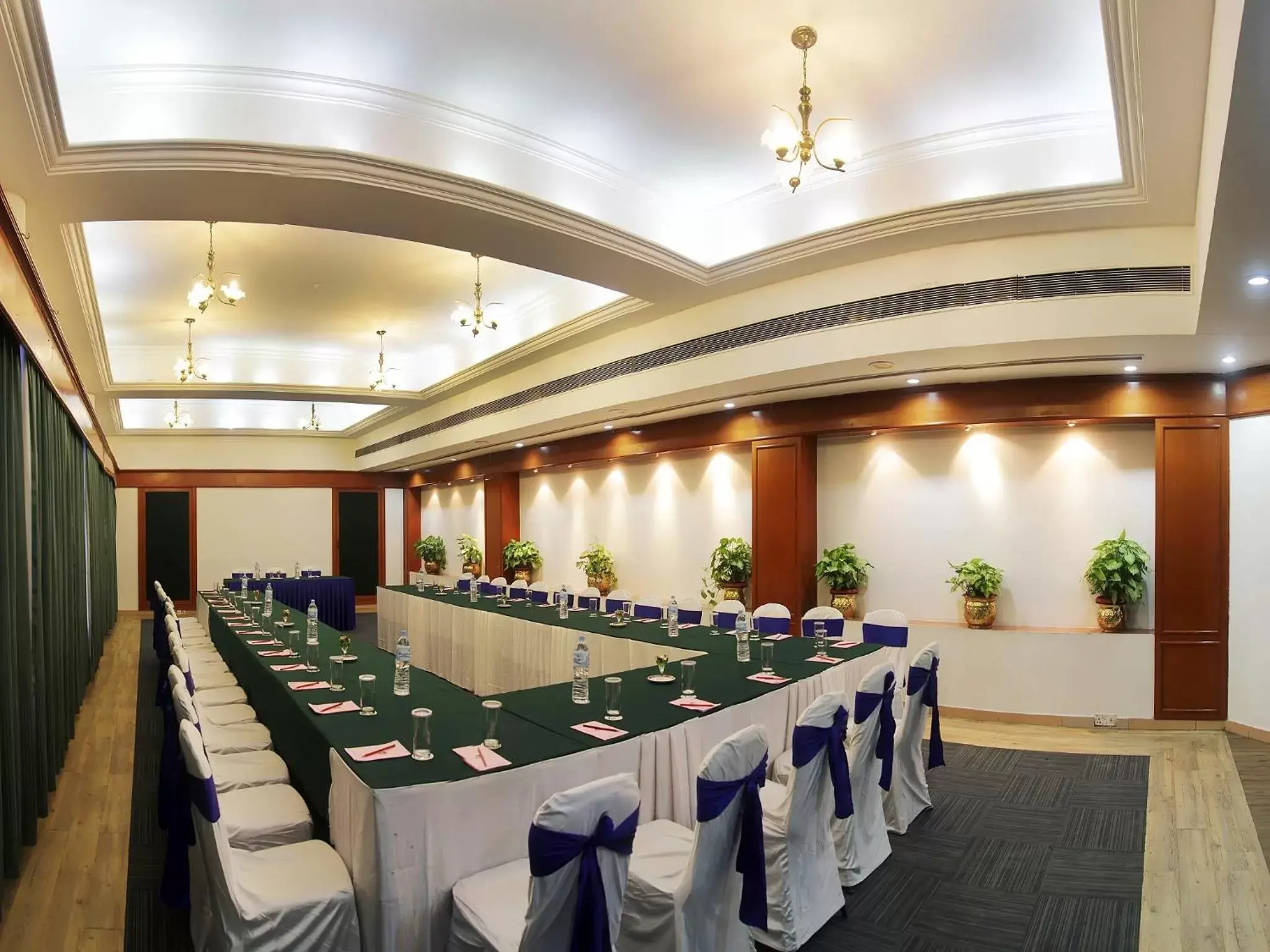 Business facilities, Banquet Facilities in Sayaji Indore