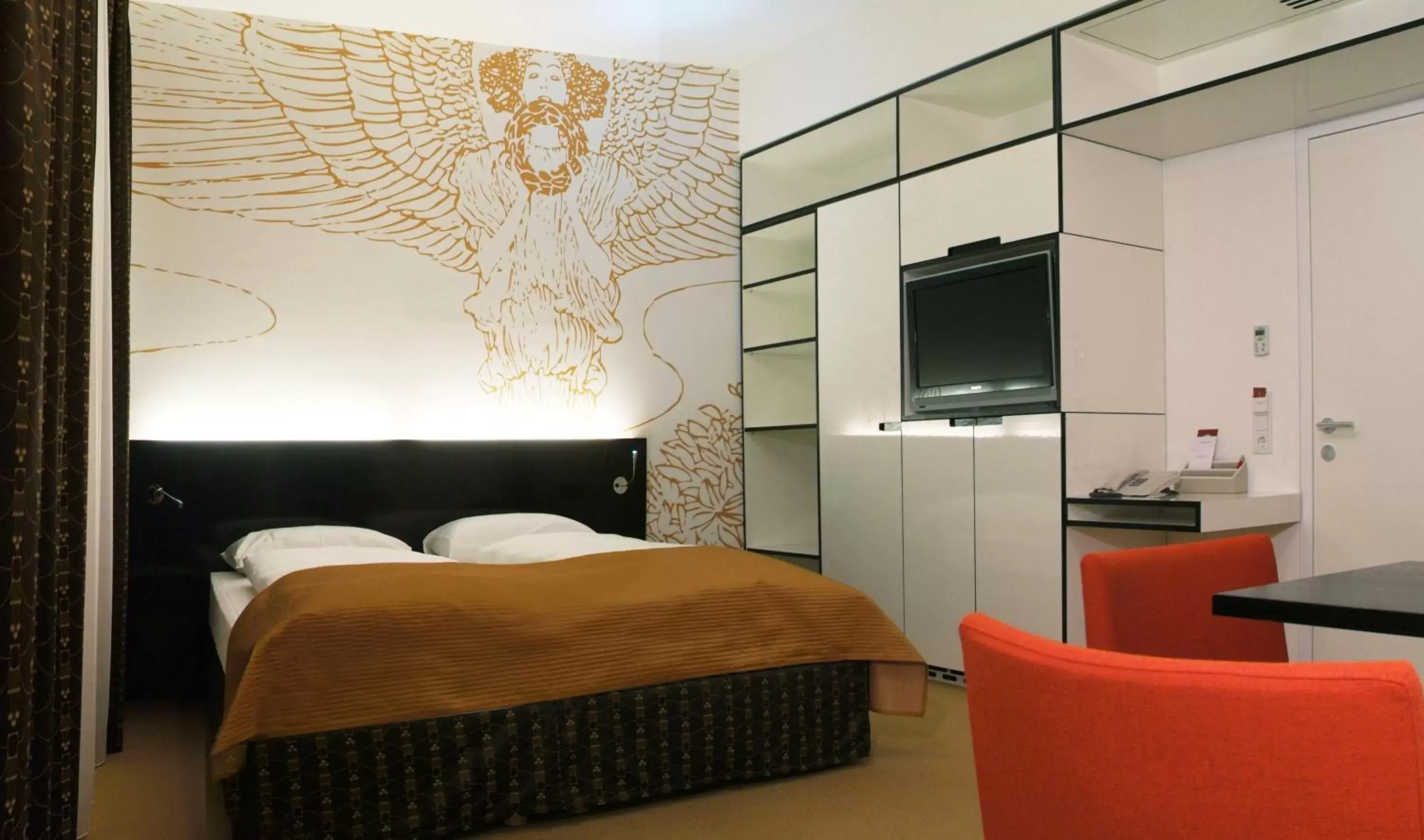 Photo of the whole room, Bed in Alma Boutique-Hotel Photo of the whole room, Bed in Alma Boutique-Hotel