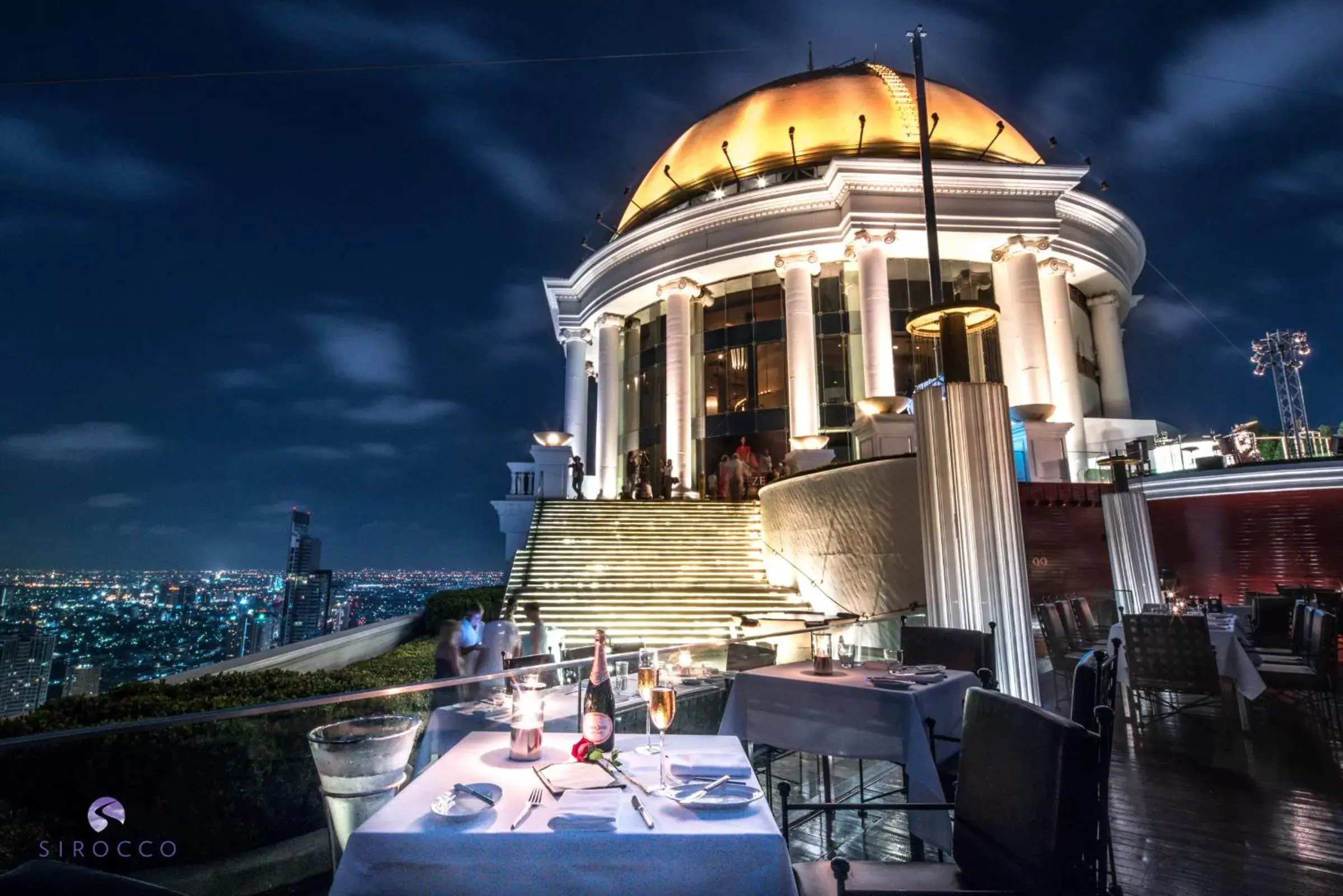 Restaurant/places to eat in lebua at State Tower