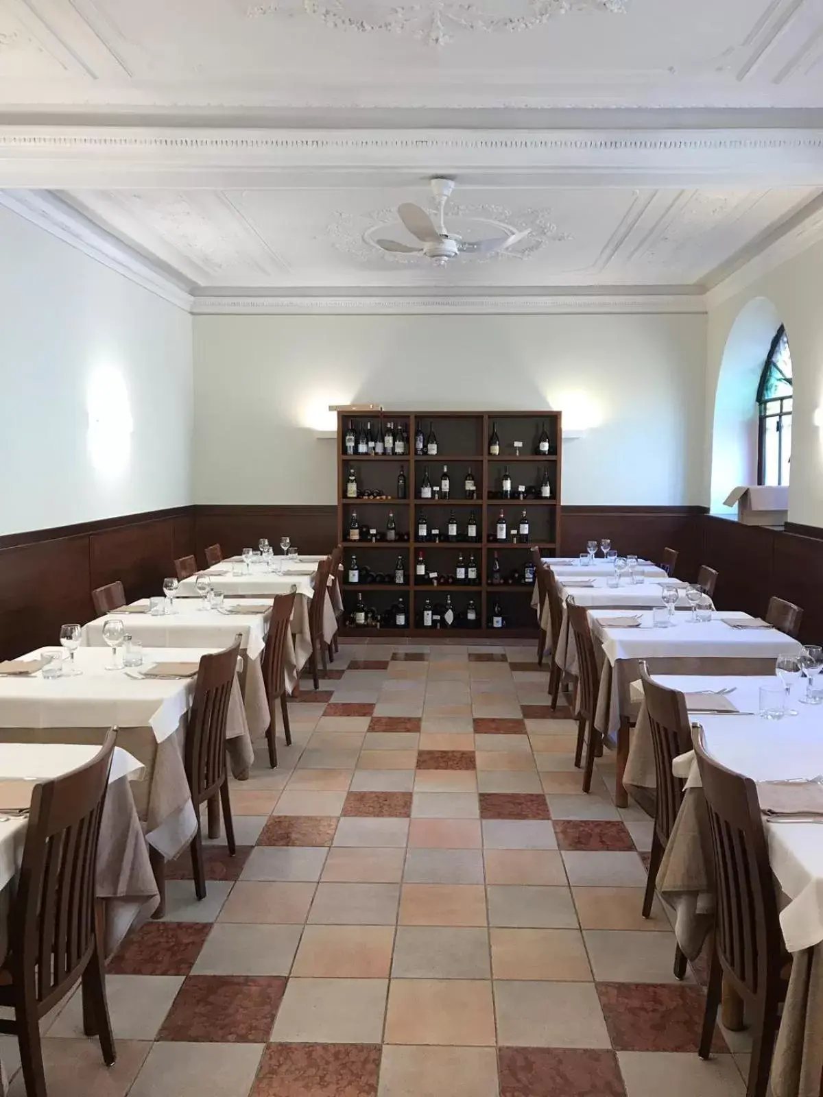 Restaurant/Places to Eat in Albergo San Michele