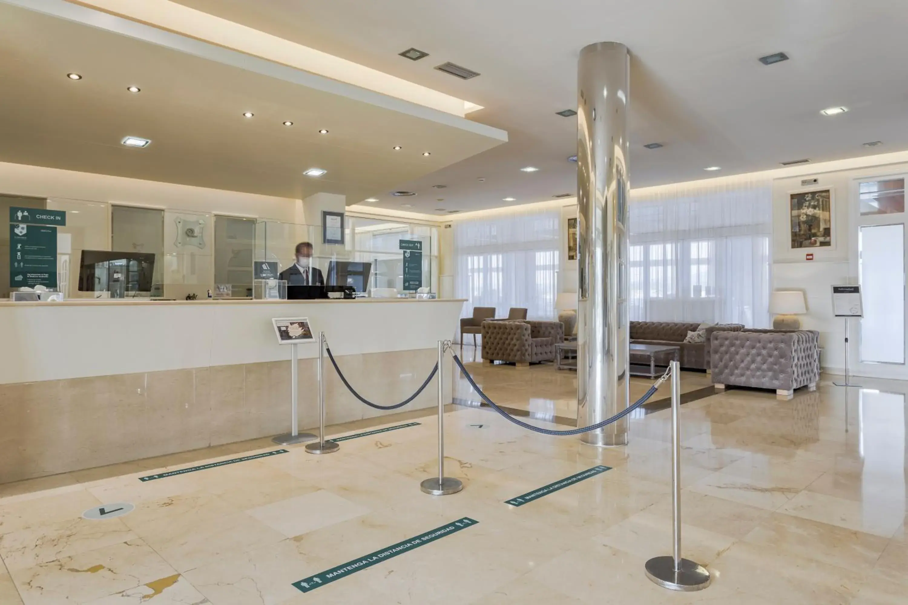 Staff, Lobby/Reception in Hotel Talaso Louxo La Toja