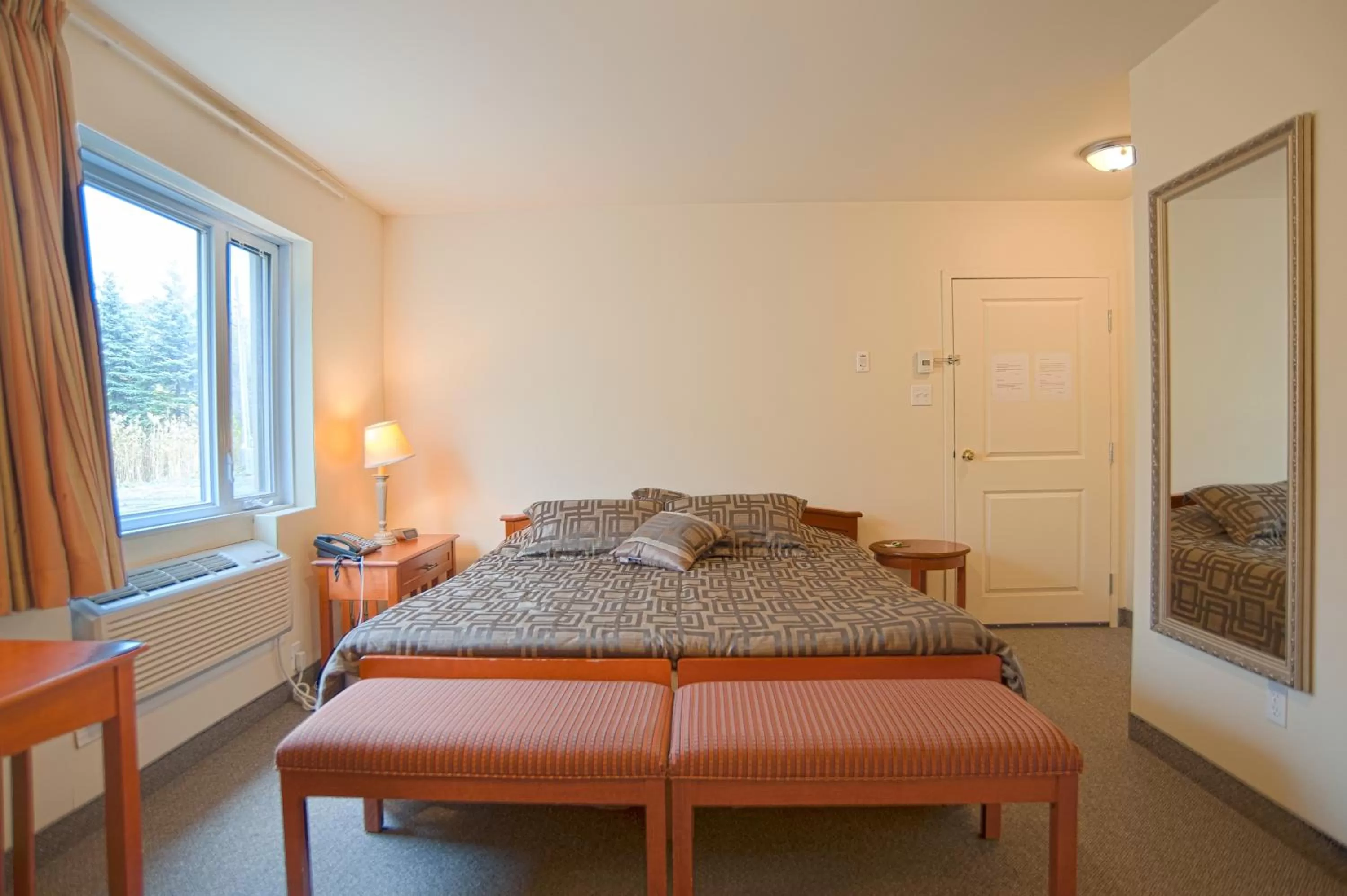 Bed in Hotel Le Mirage