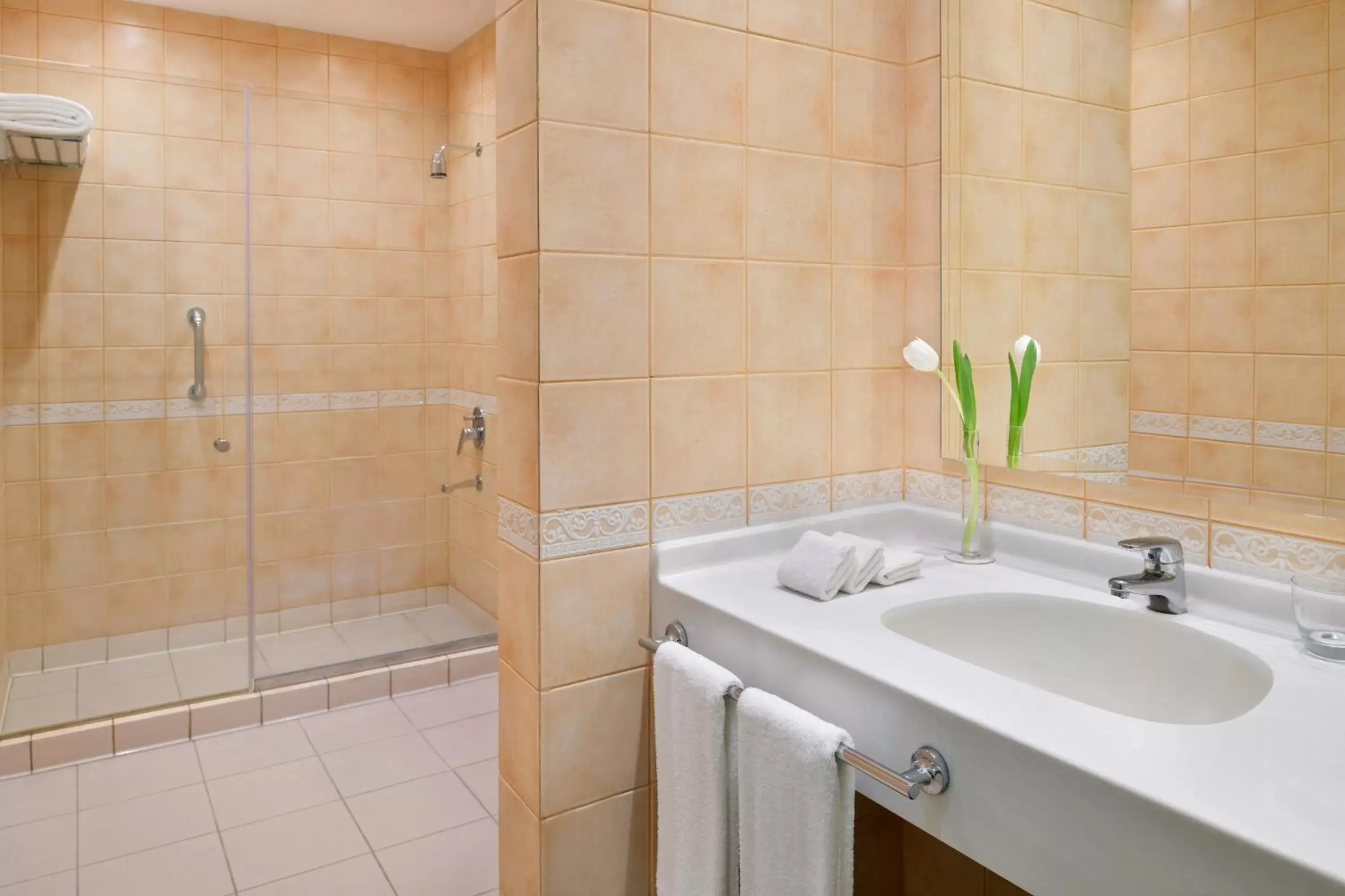 Shower, Bathroom in InterContinental Riyadh, an IHG Hotel