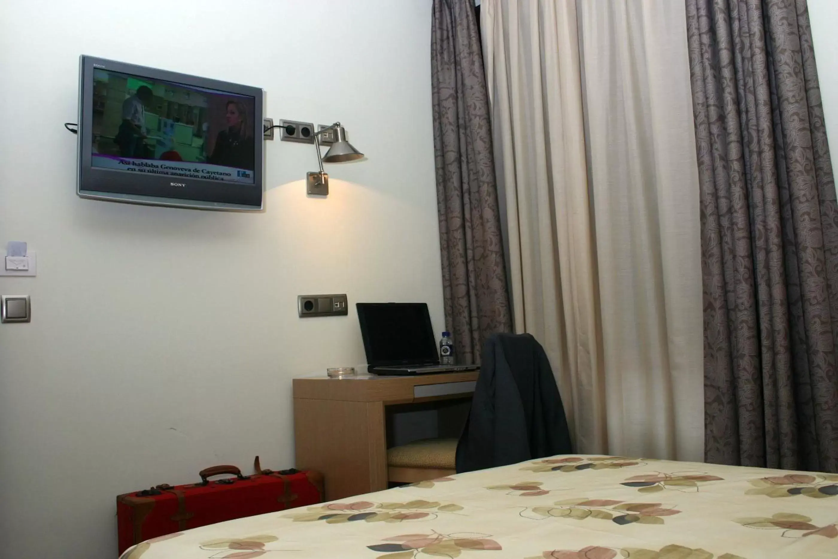 Photo of the whole room, Bed in 4C Bravo Murillo Photo of the whole room, Bed in 4C Bravo Murillo