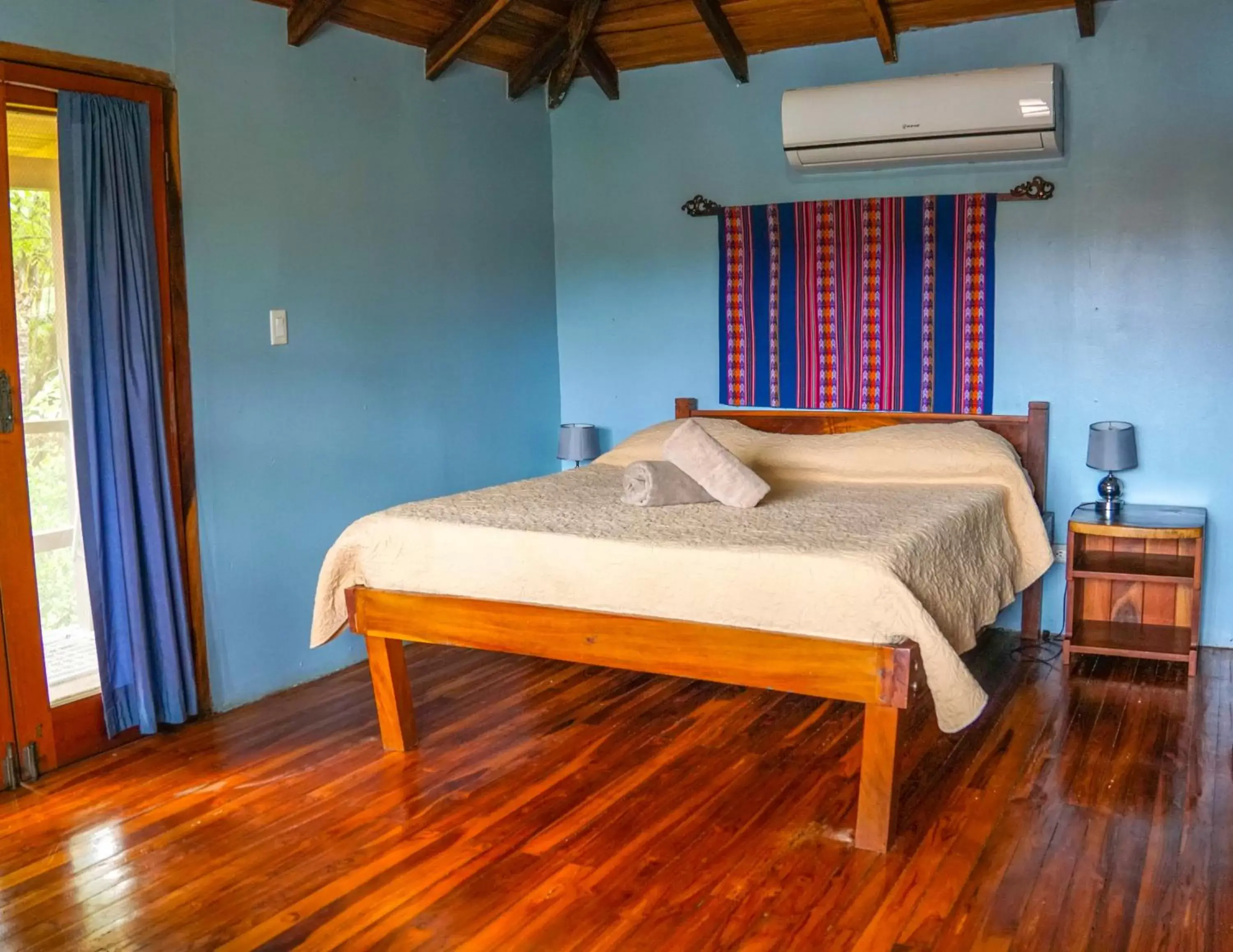 Bed in Hotel Boruca Tamarindo