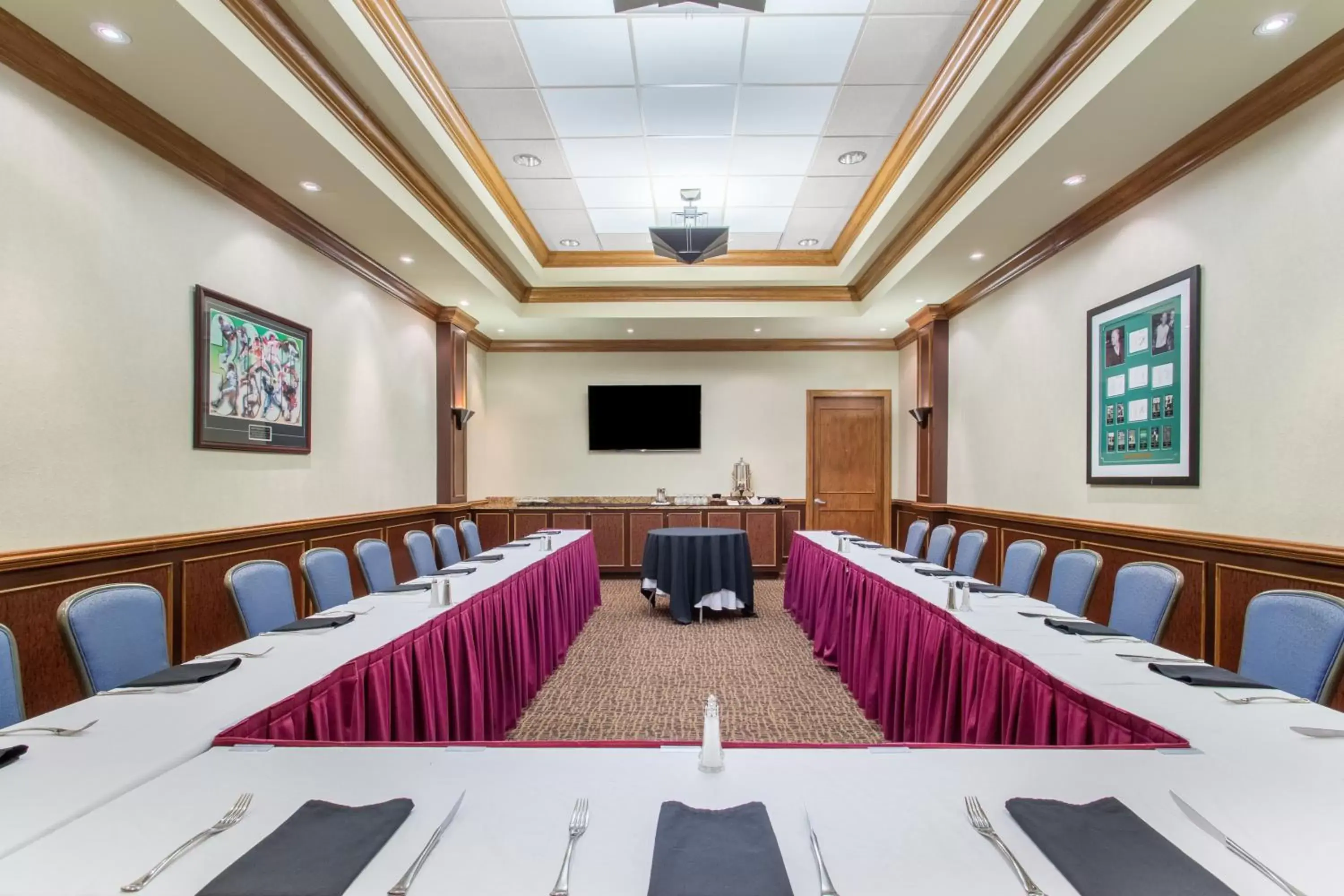 Meeting/conference room in Crowne Plaza Hotel Fort Myers at Bell Tower Shops, an IHG Hotel