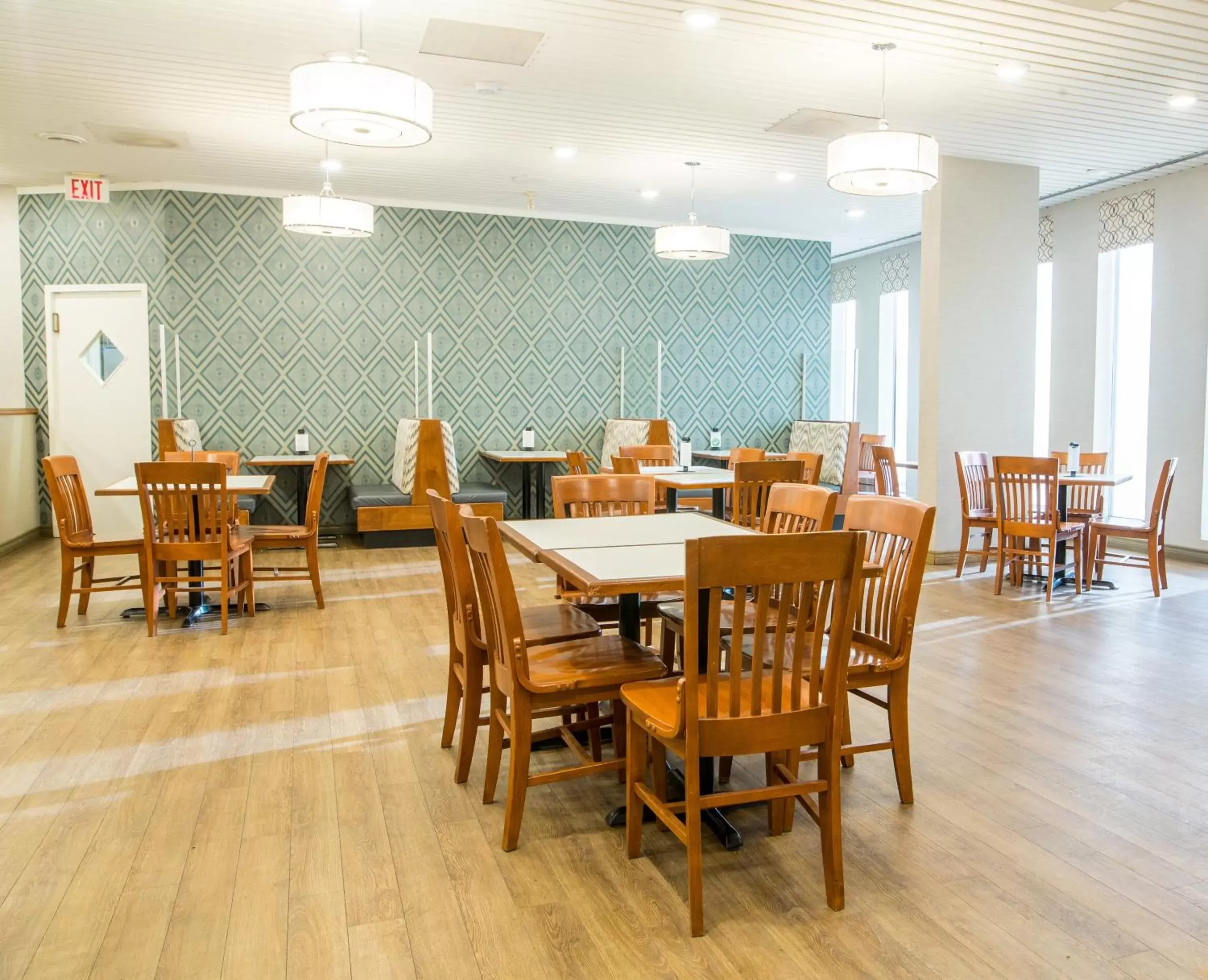 Restaurant/Places to Eat in Quality Inn & Suites Downtown