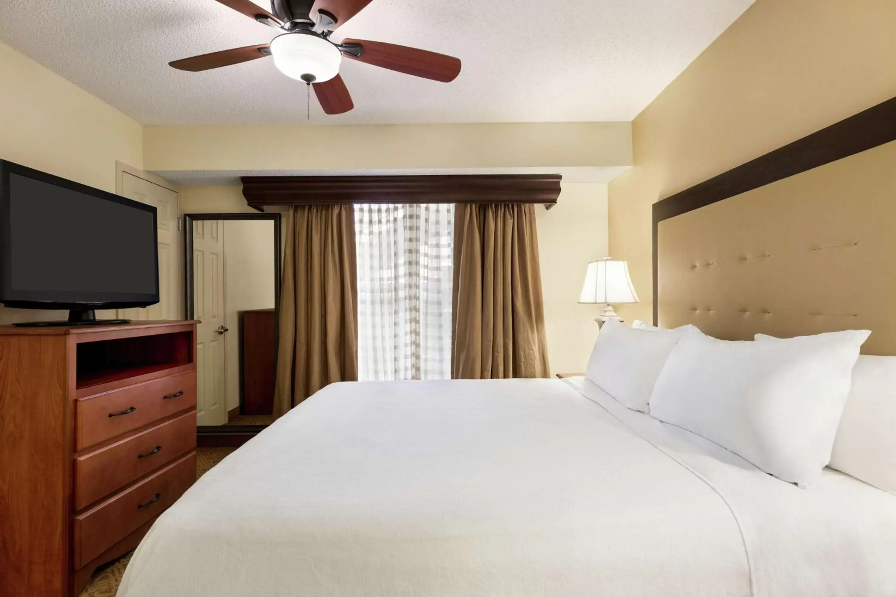 Bedroom, Bed in Homewood Suites by Hilton Dallas-Park Central Area