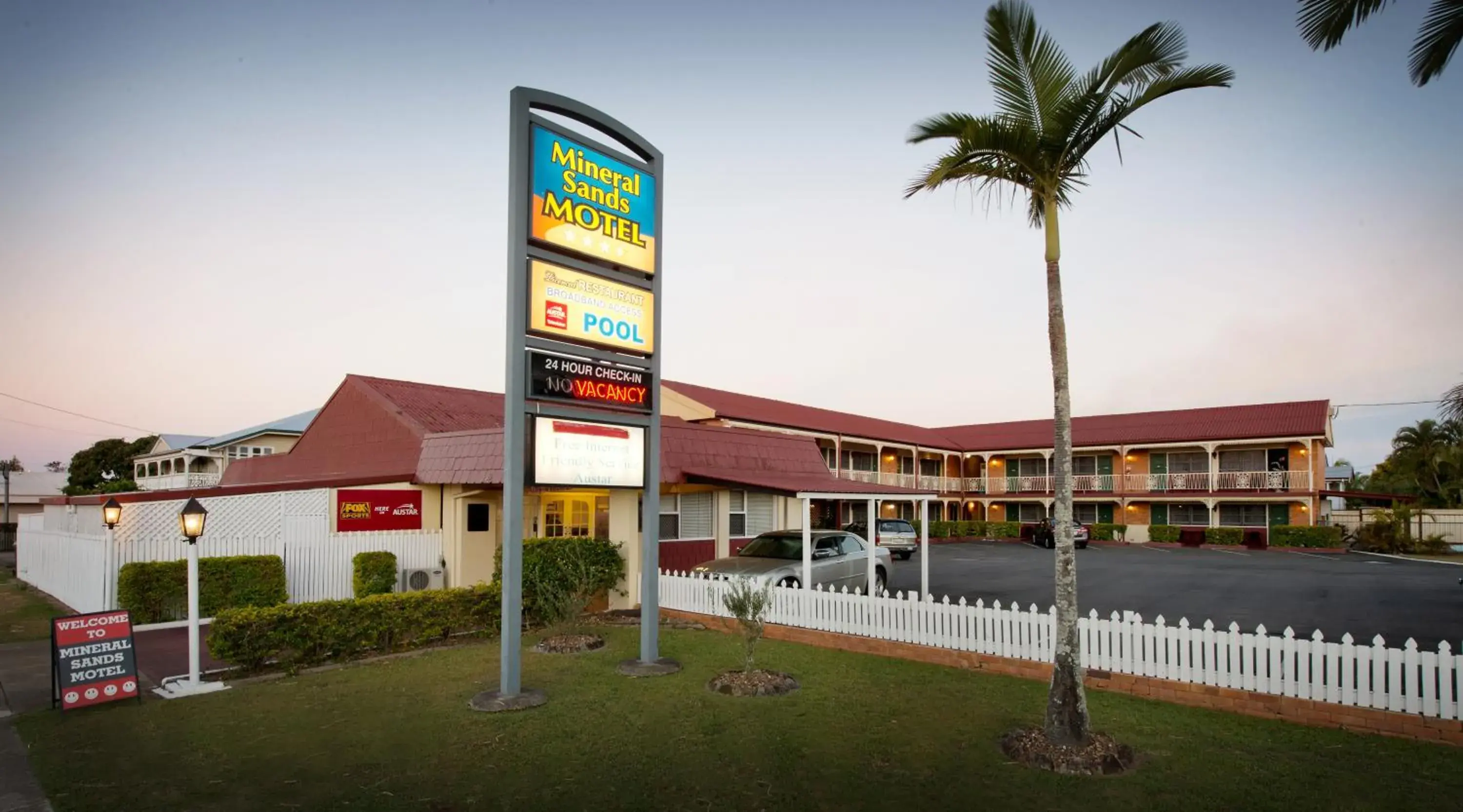 Property building, Garden in Mineral Sands Motel