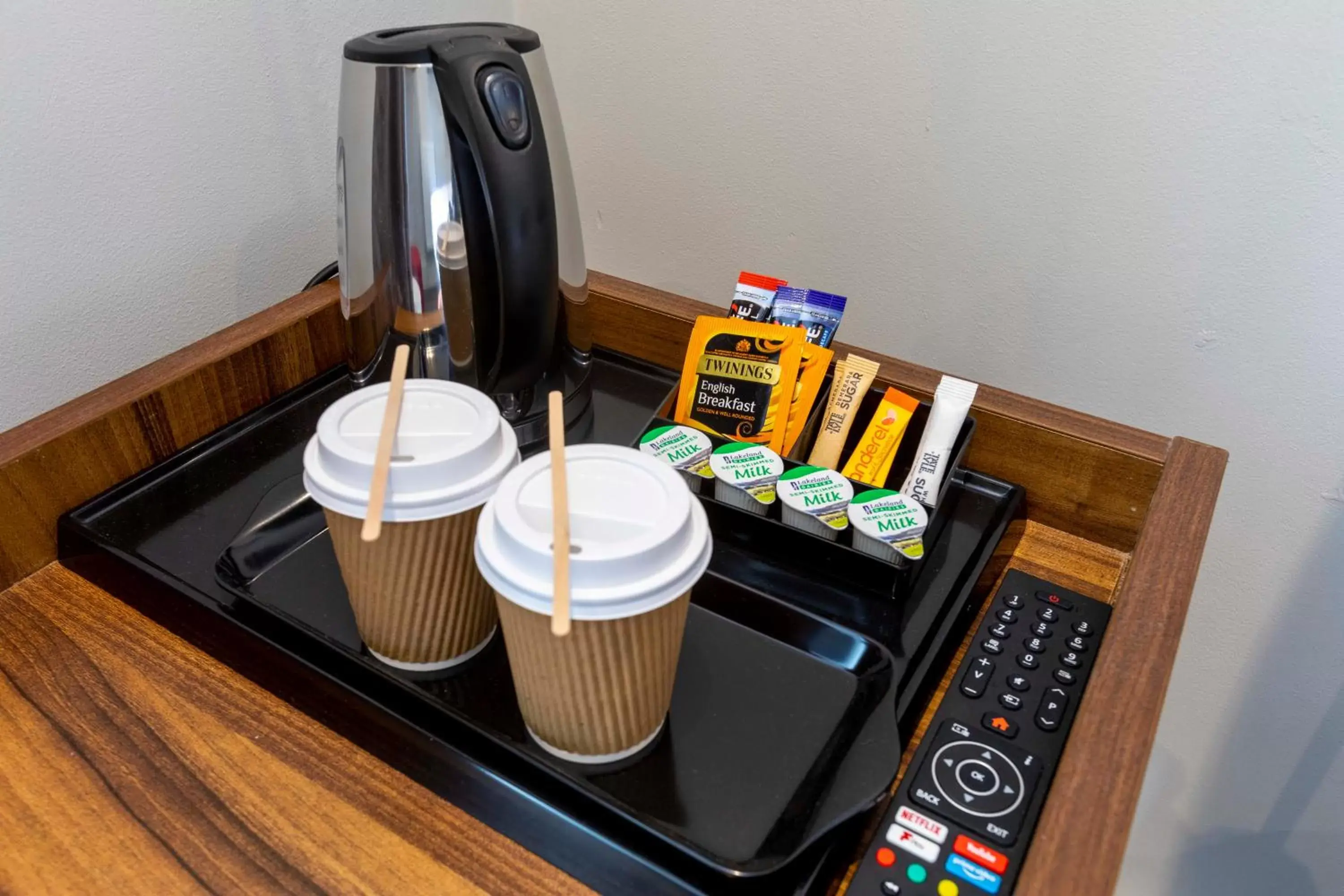 Coffee/tea facilities in Royal Park Hotel
