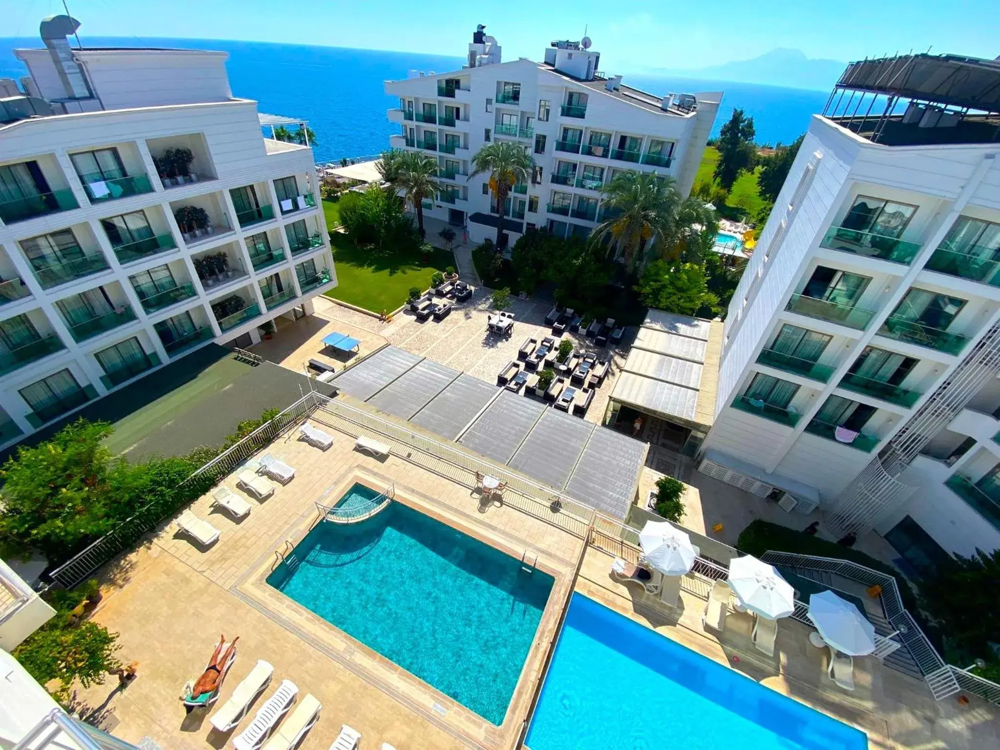 Pool View in Prima Hotel