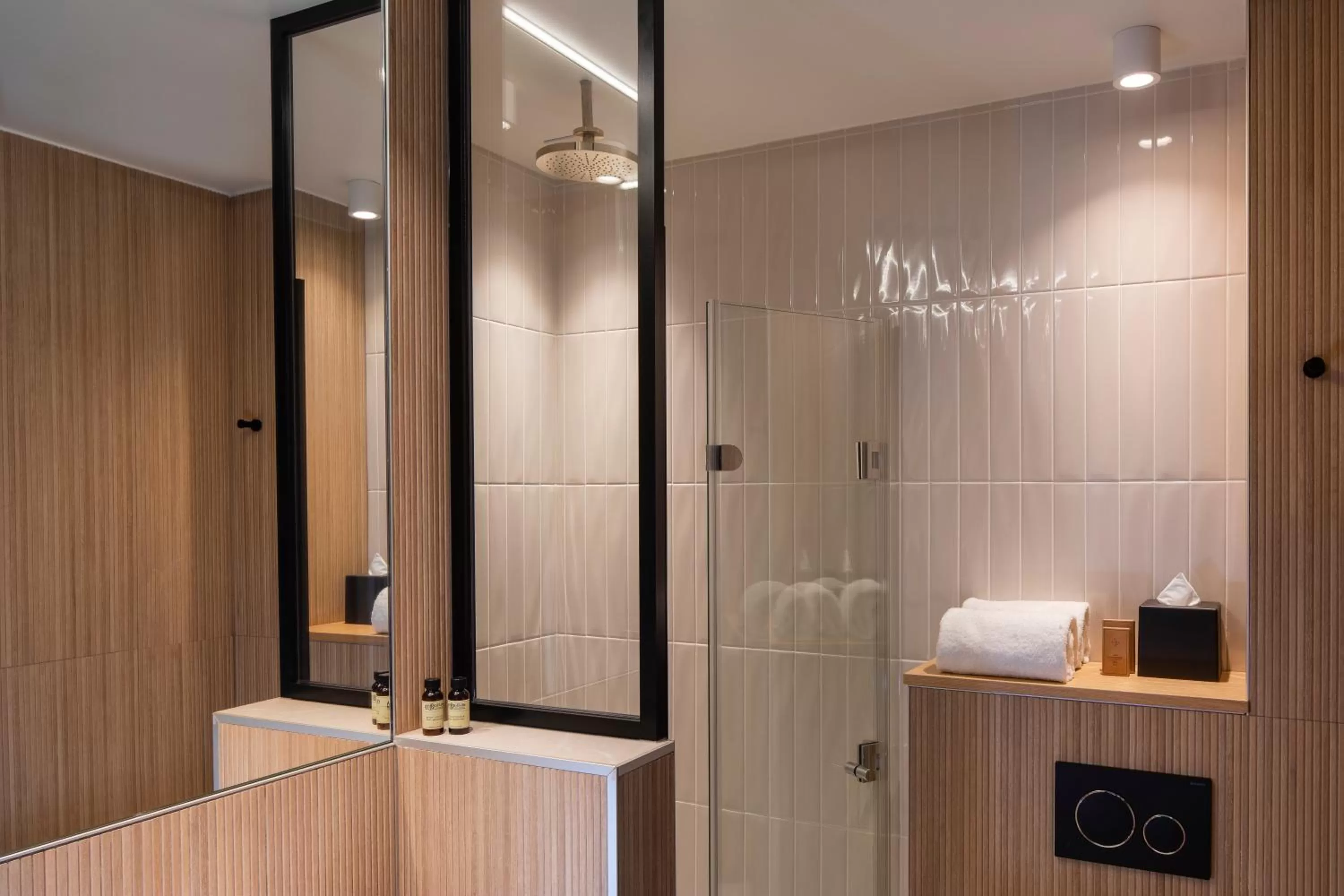 Bathroom in Hôtel Beige