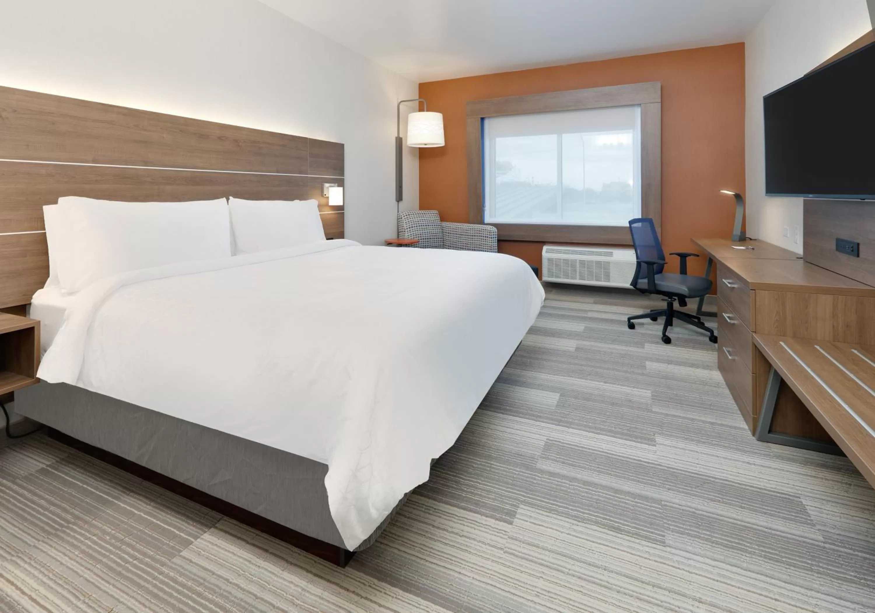 Photo of the whole room, Bed in Holiday Inn Express & Suites Plano East - Richardson by IHG