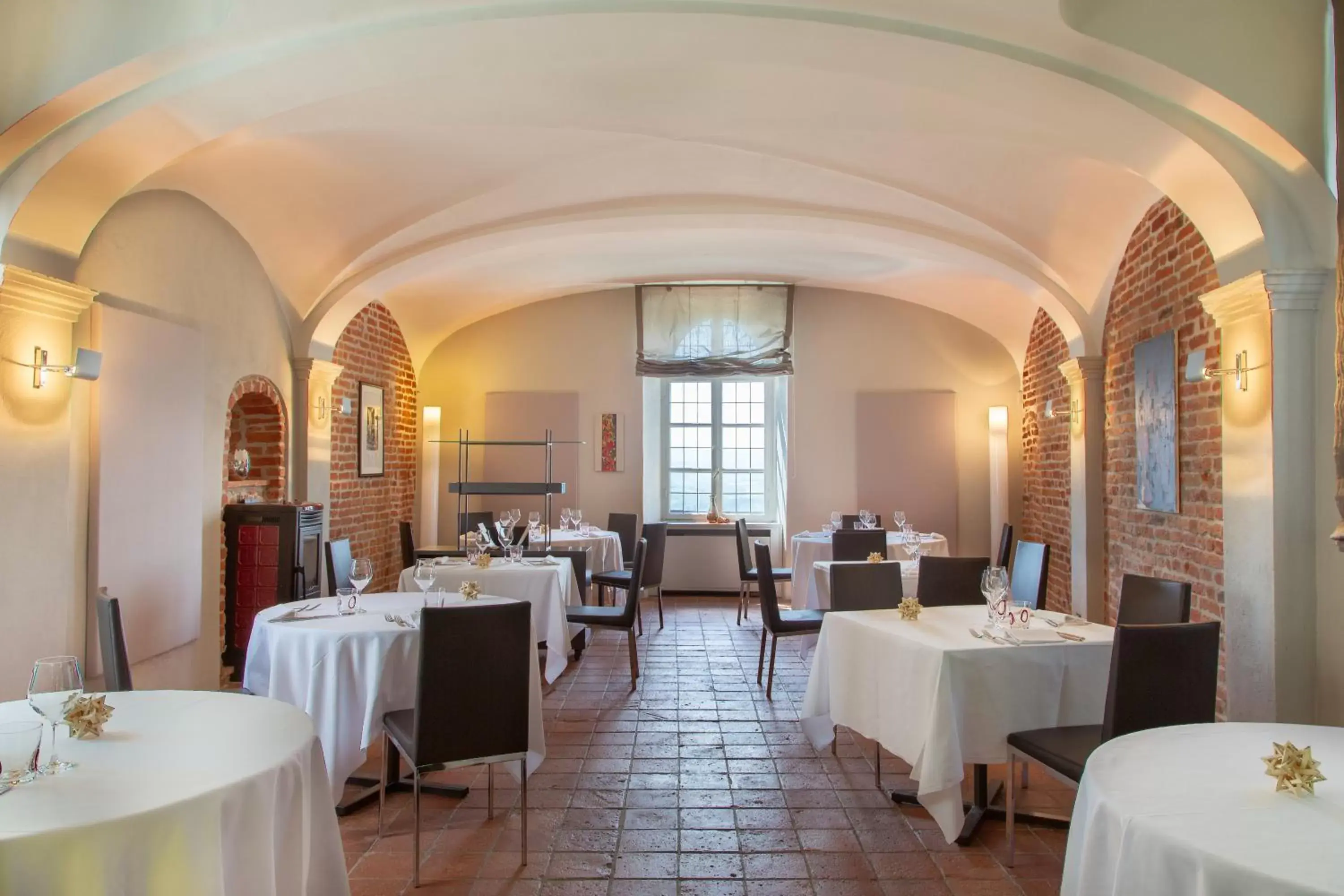 Restaurant/Places to Eat in Hotel Castello di Santa Vittoria