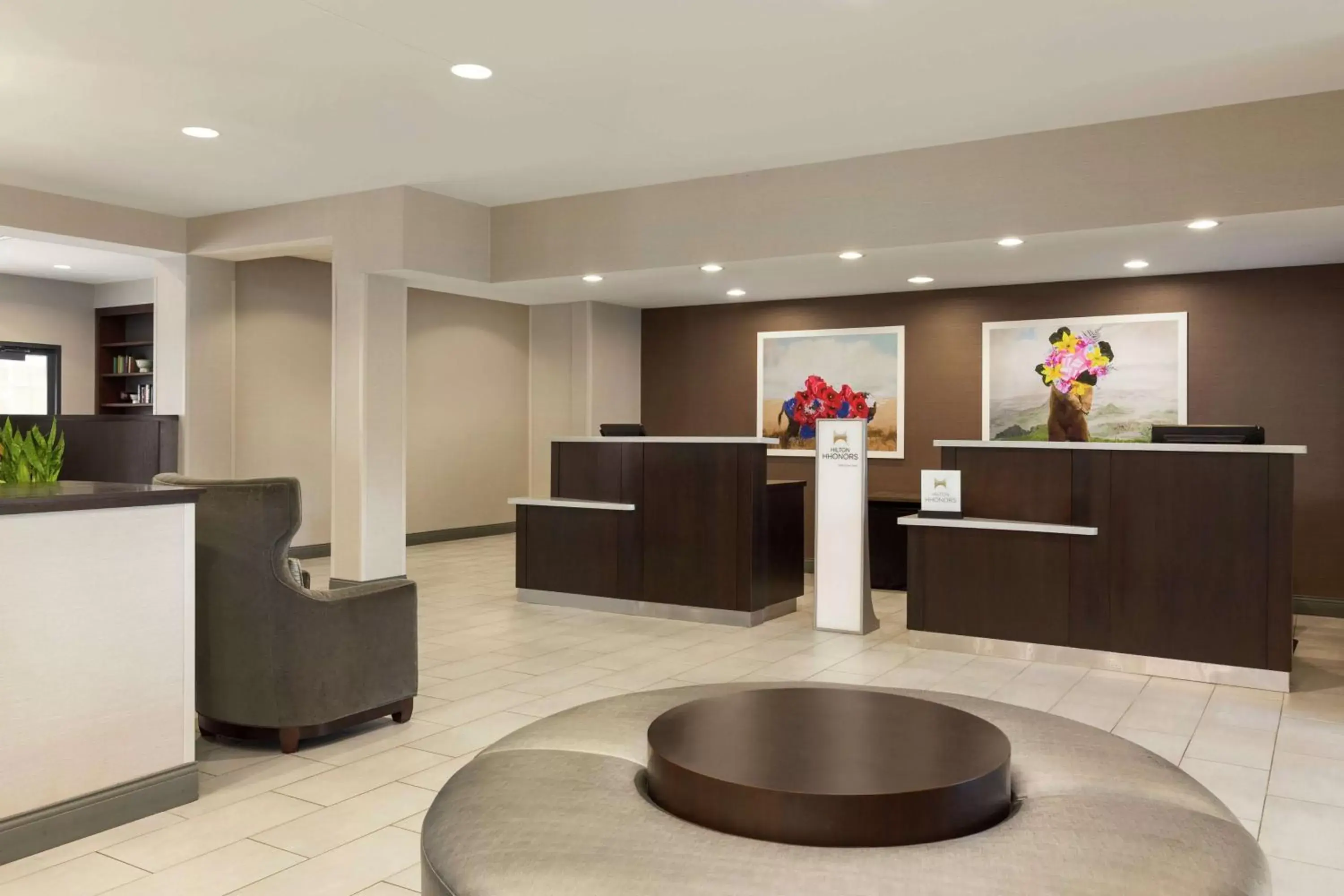 Lobby or reception, Lobby/Reception in DoubleTree by Hilton Hotel Detroit - Novi