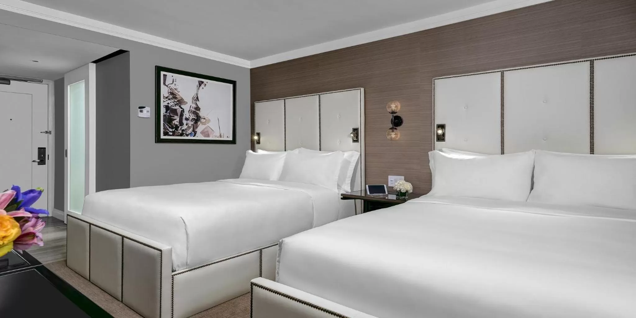 Photo of the whole room, Bed in The Manhattan at Times Square