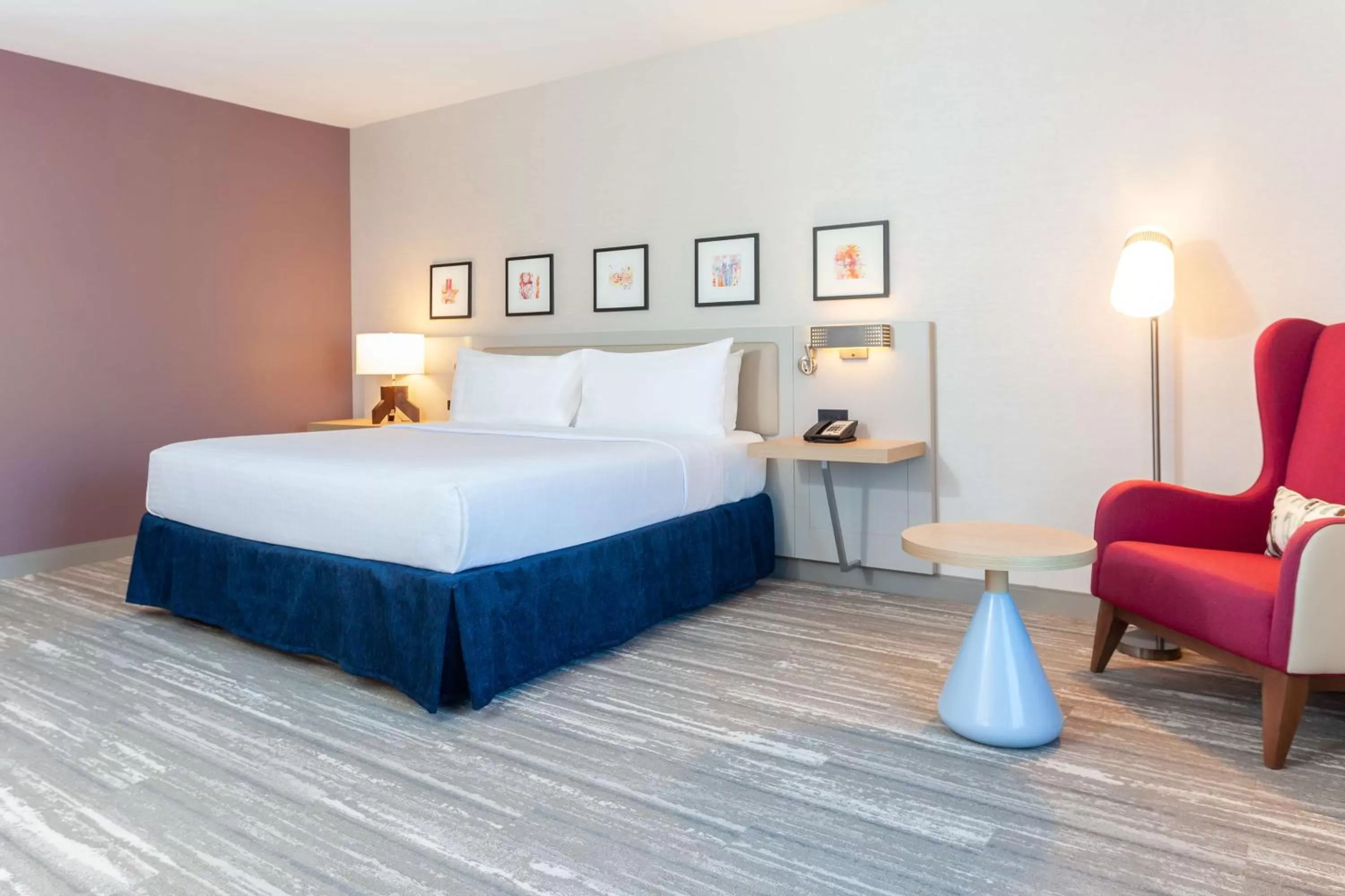 Bed in Hilton Garden Inn Broomfield Boulder